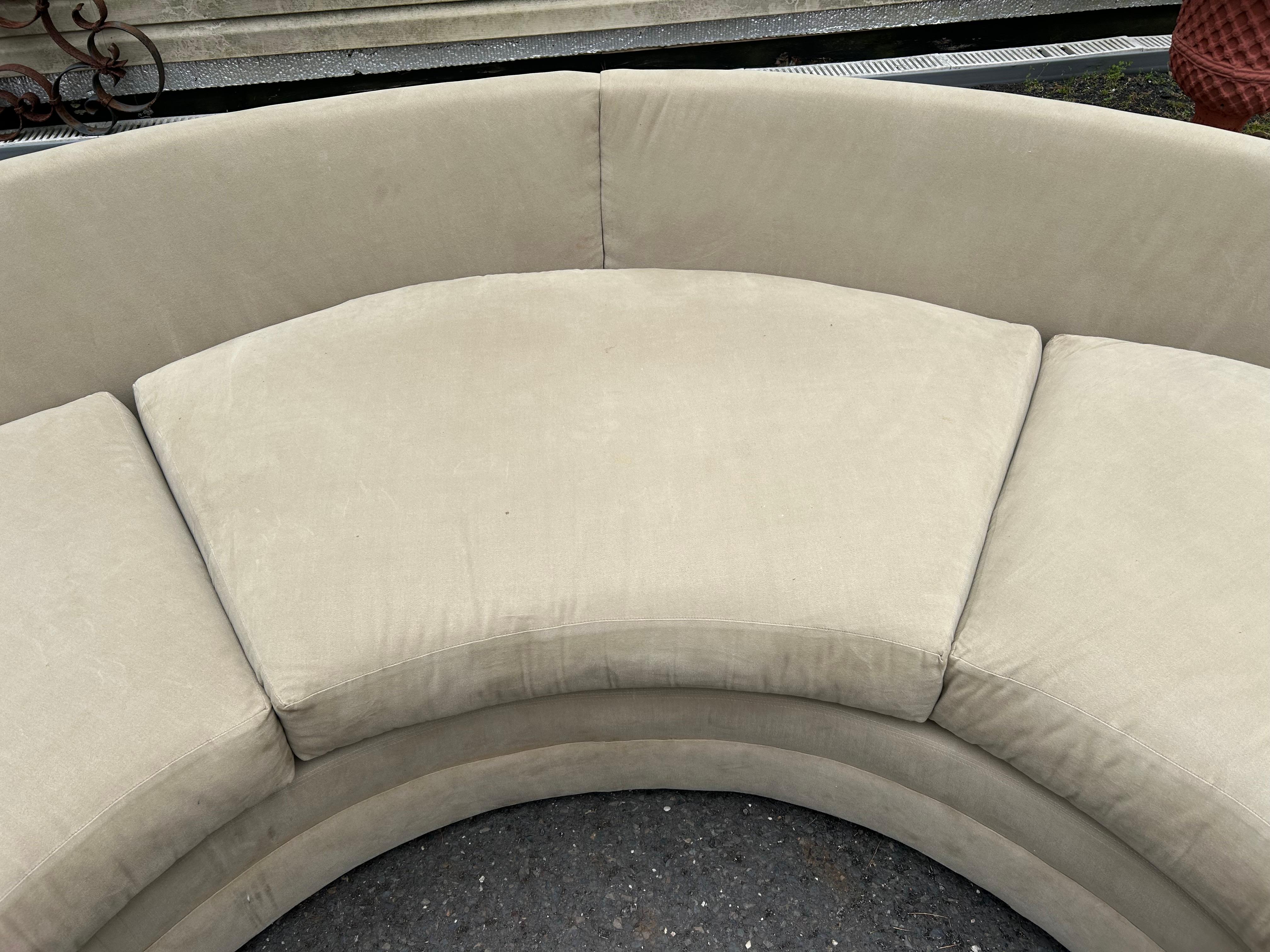 Wonderful Milo Baughman Thayer Coggin 1 Piece Circular  Sofa Mid-Century For Sale 4