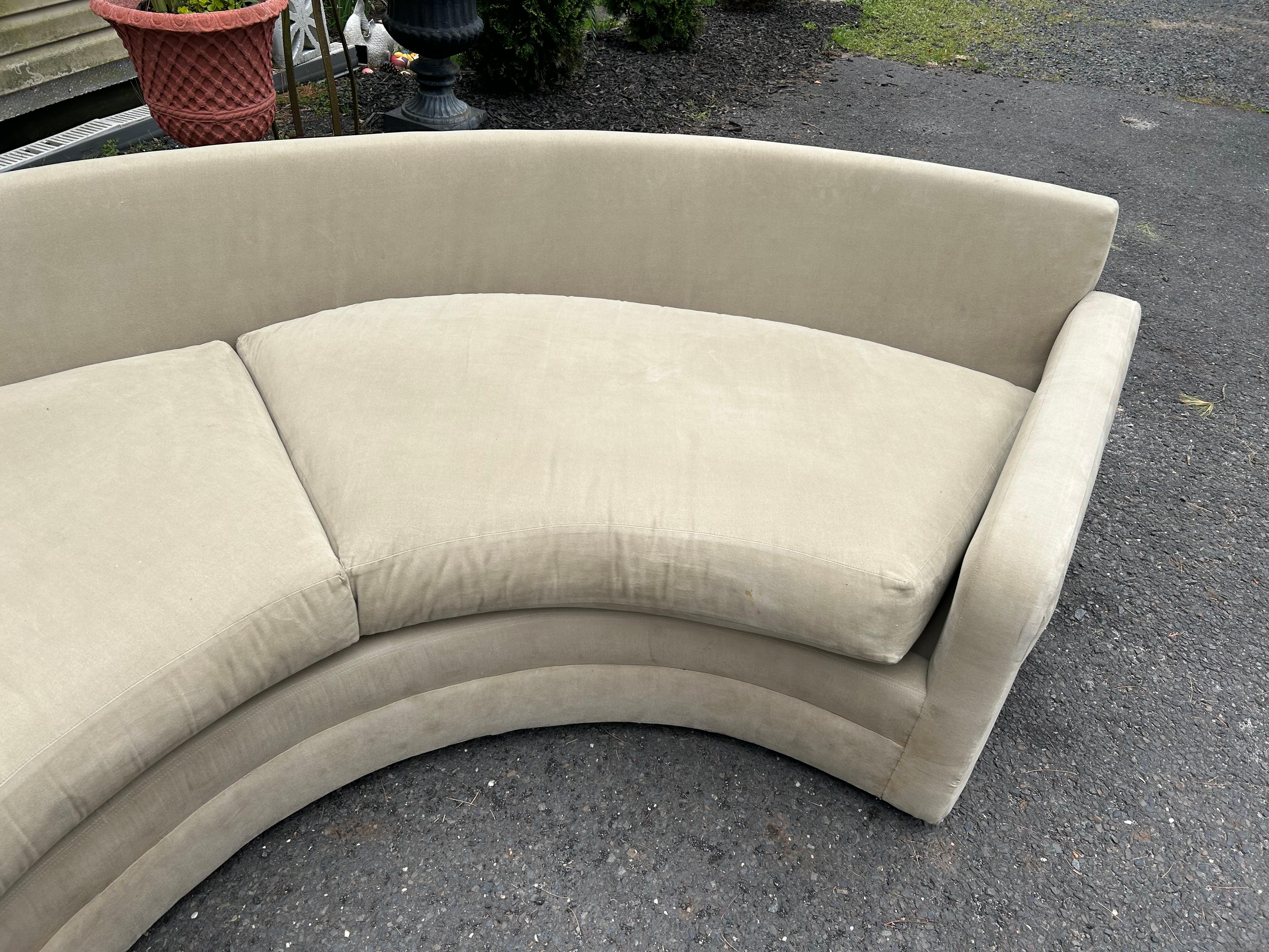 Wonderful Milo Baughman Thayer Coggin 1 Piece Circular  Sofa Mid-Century For Sale 5