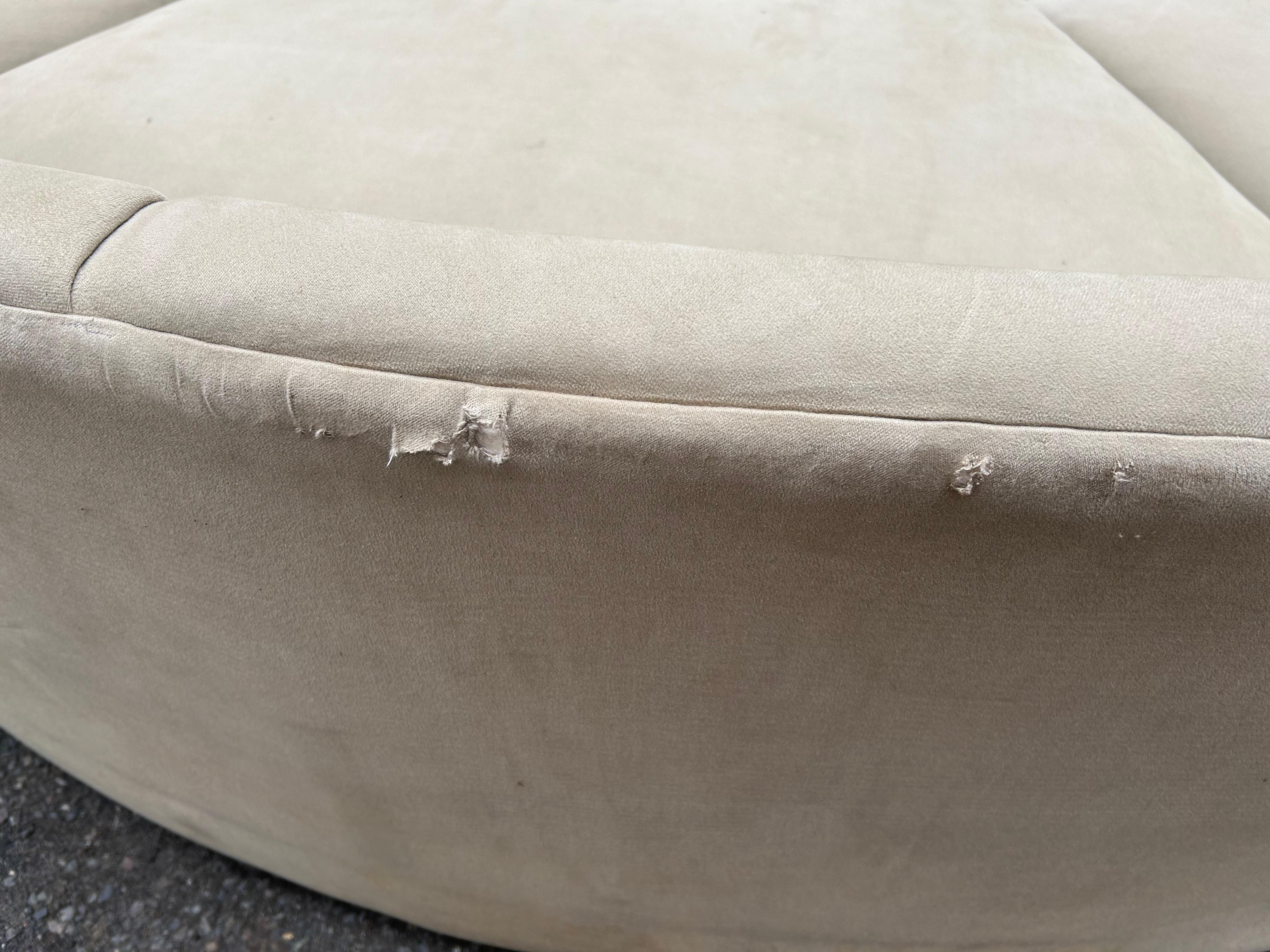 Wonderful Milo Baughman Thayer Coggin 1 Piece Circular  Sofa Mid-Century For Sale 2