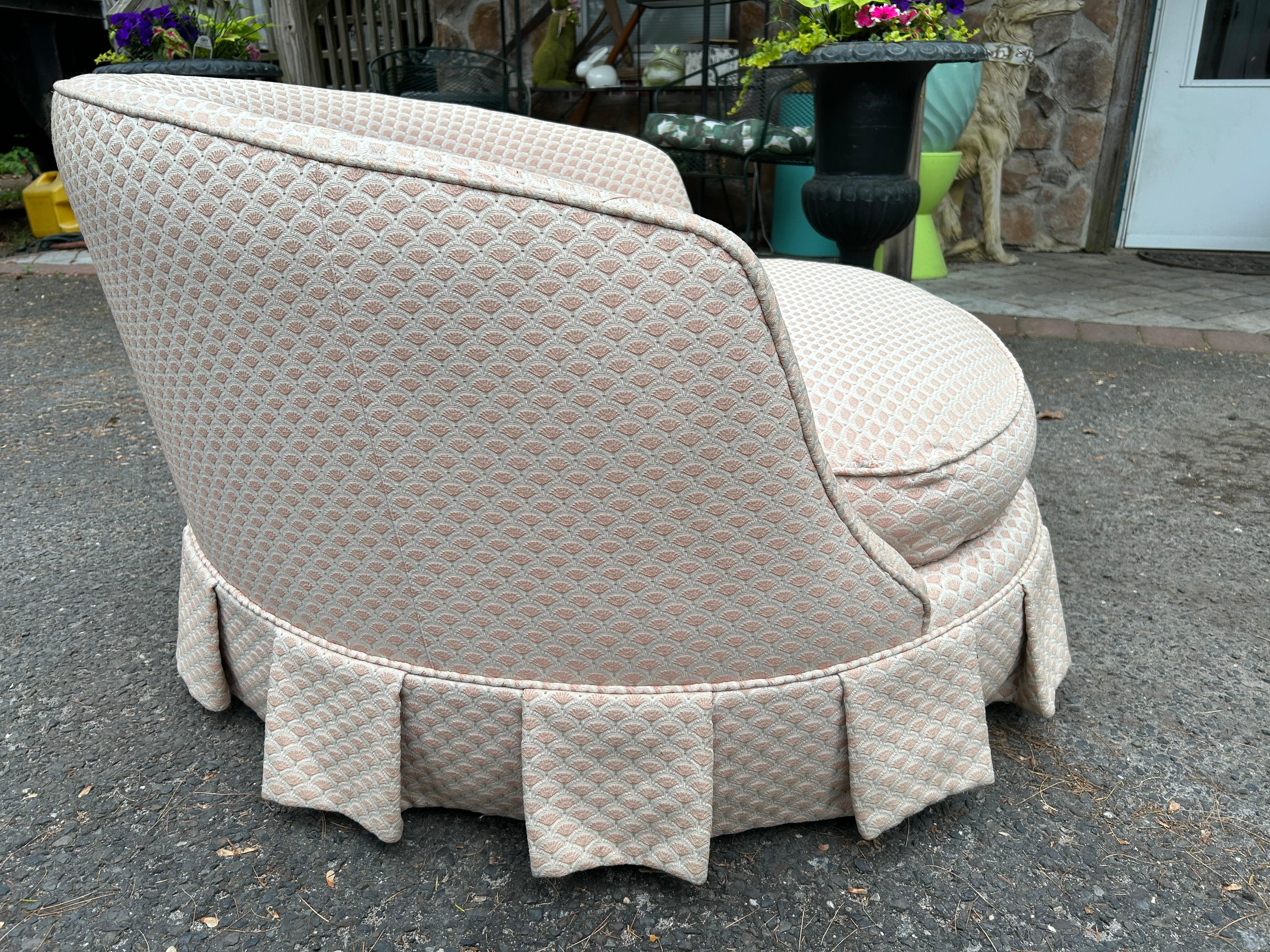 Wonderful Milo Baughman Thayer Coggin Circular Round Swivel Lounge Chair  For Sale 3
