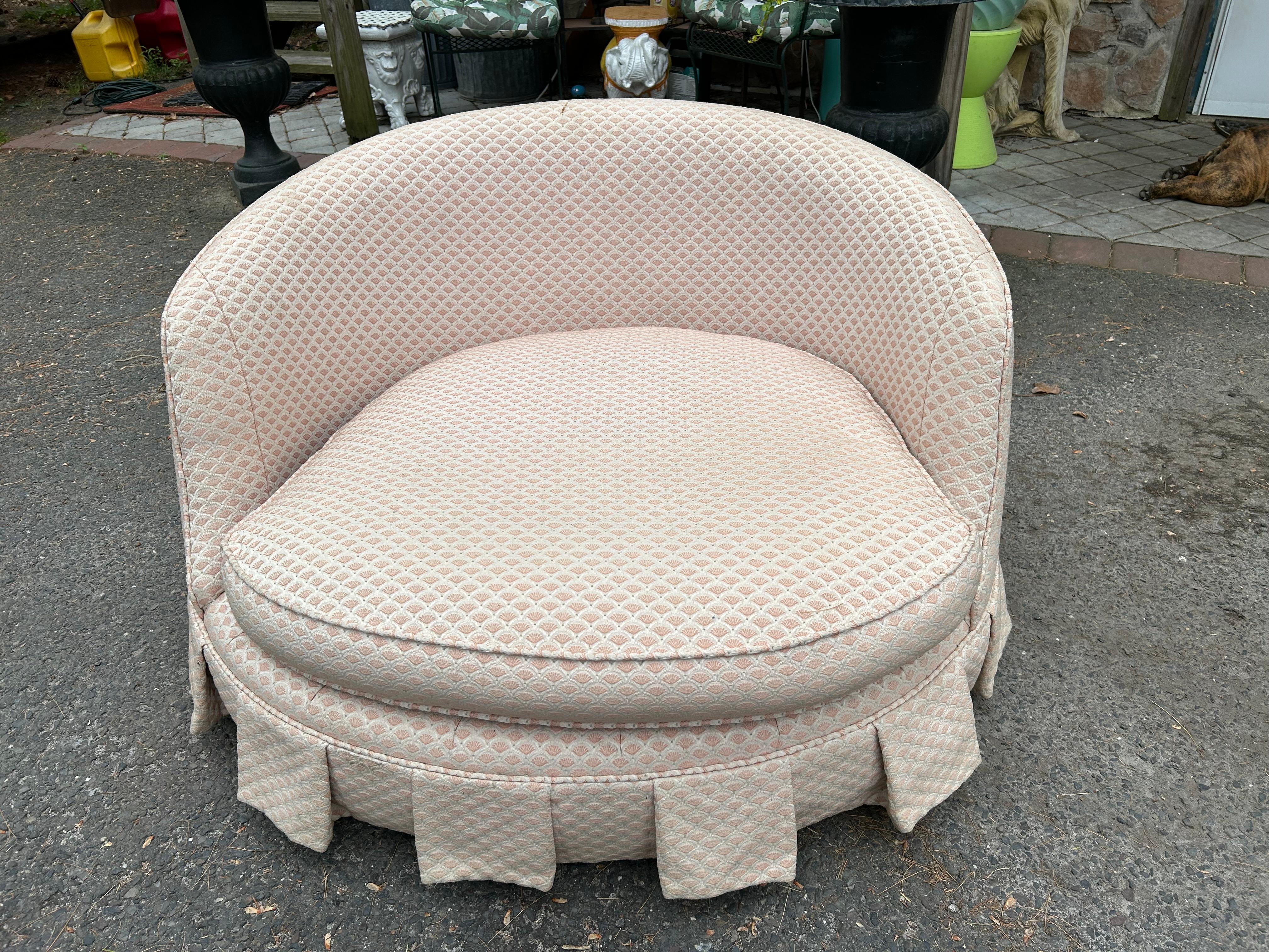Mid-Century Modern Wonderful Milo Baughman Thayer Coggin Circular Round Swivel Lounge Chair  For Sale