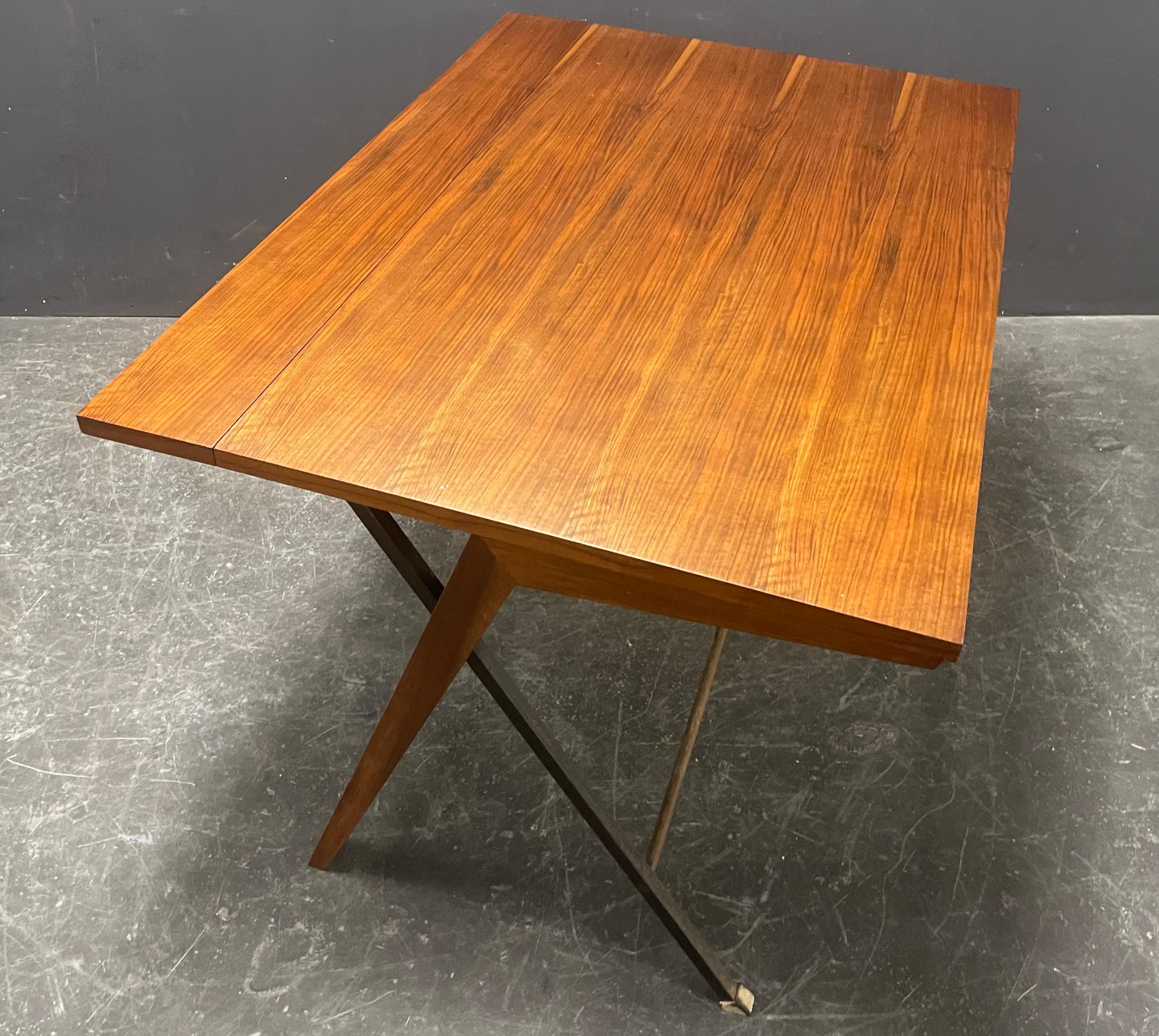 Wonderful minimalistic italien prototype desk For Sale 6
