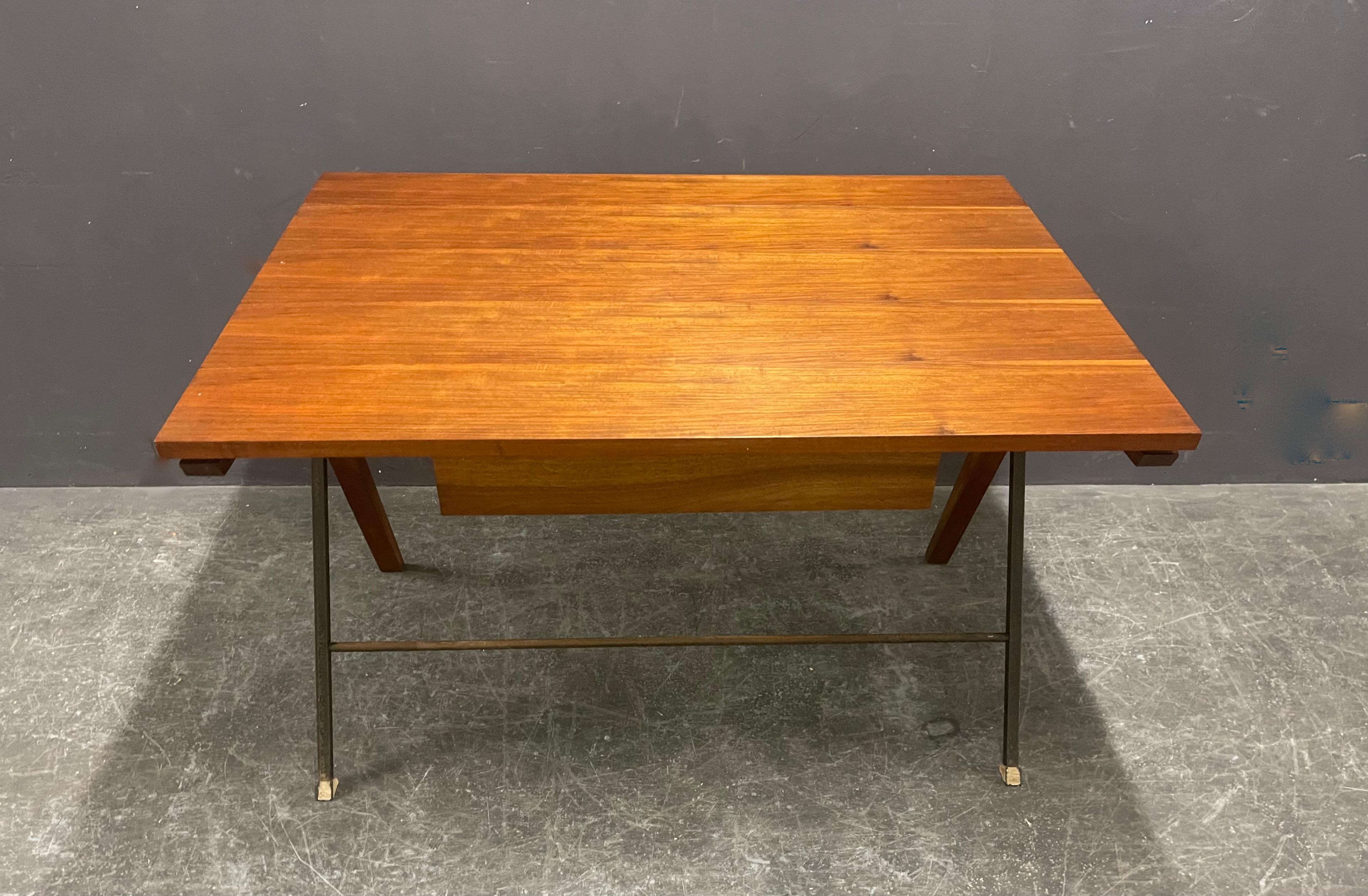 Wonderful minimalistic italien prototype desk For Sale 8