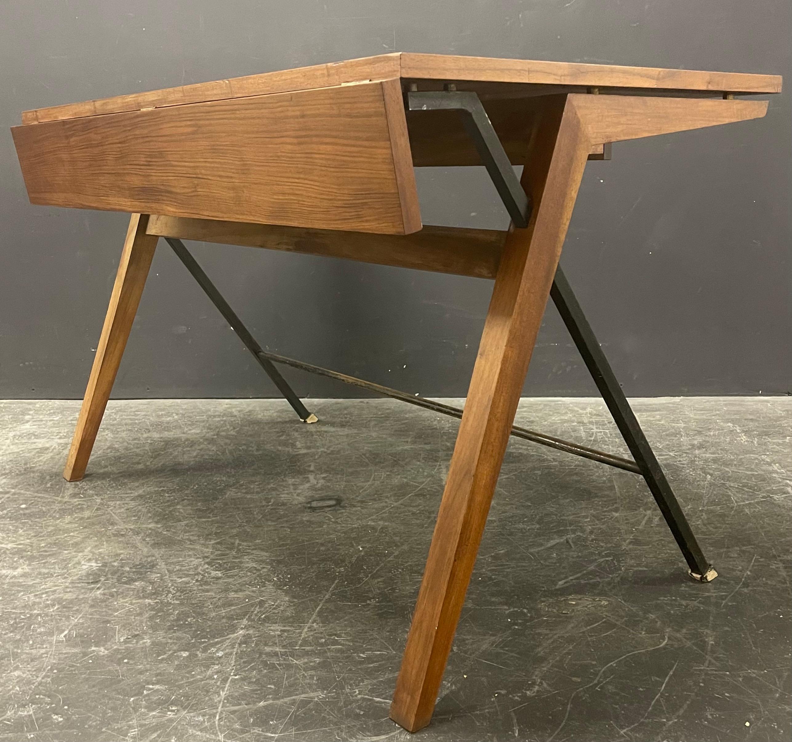 Wonderful minimalistic italien prototype desk For Sale 12