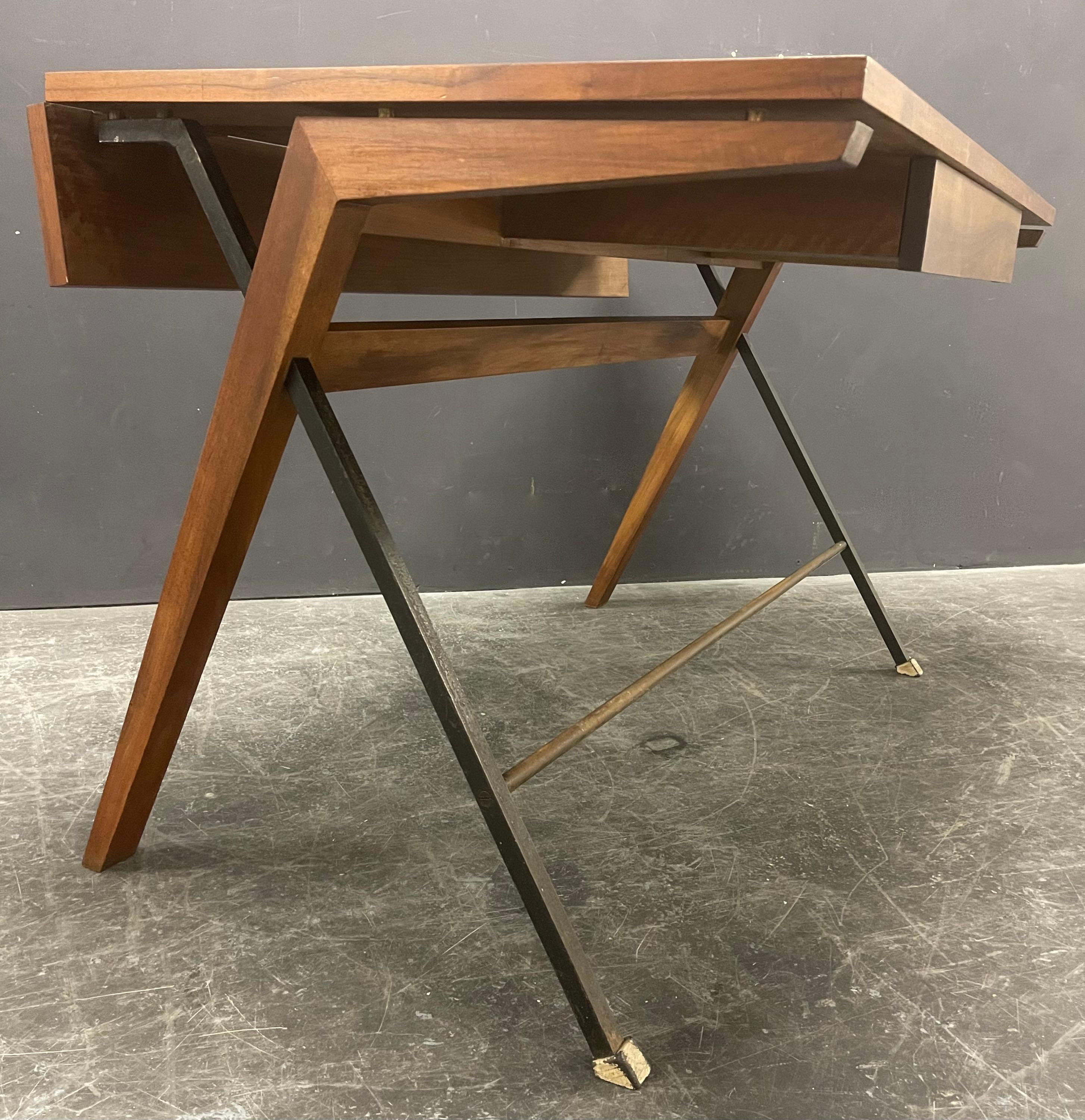 Mid-Century Modern Wonderful minimalistic italien prototype desk For Sale
