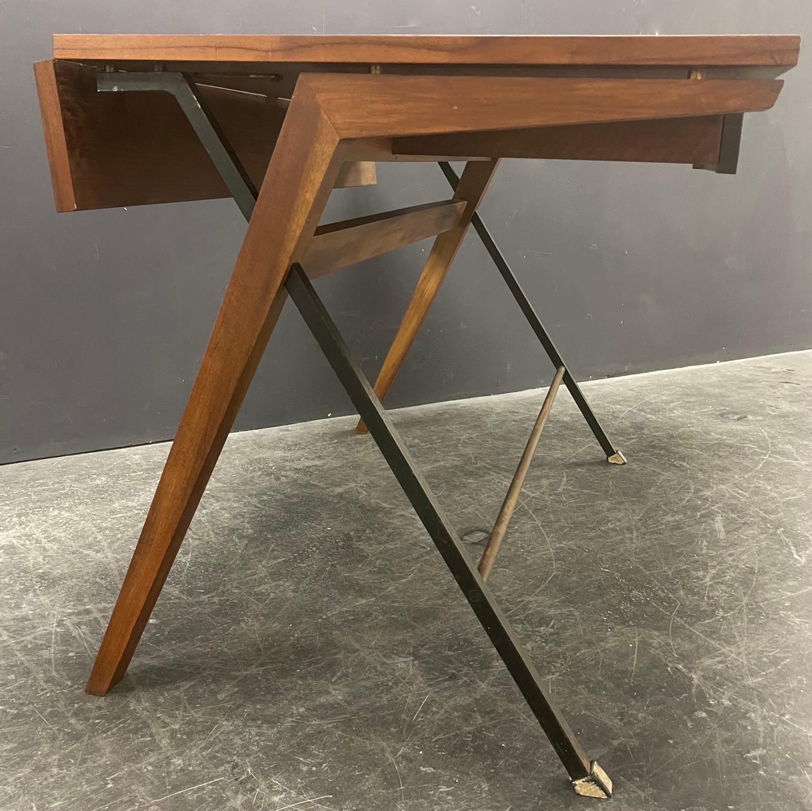 Wonderful minimalistic italien prototype desk In Good Condition For Sale In Munich, DE