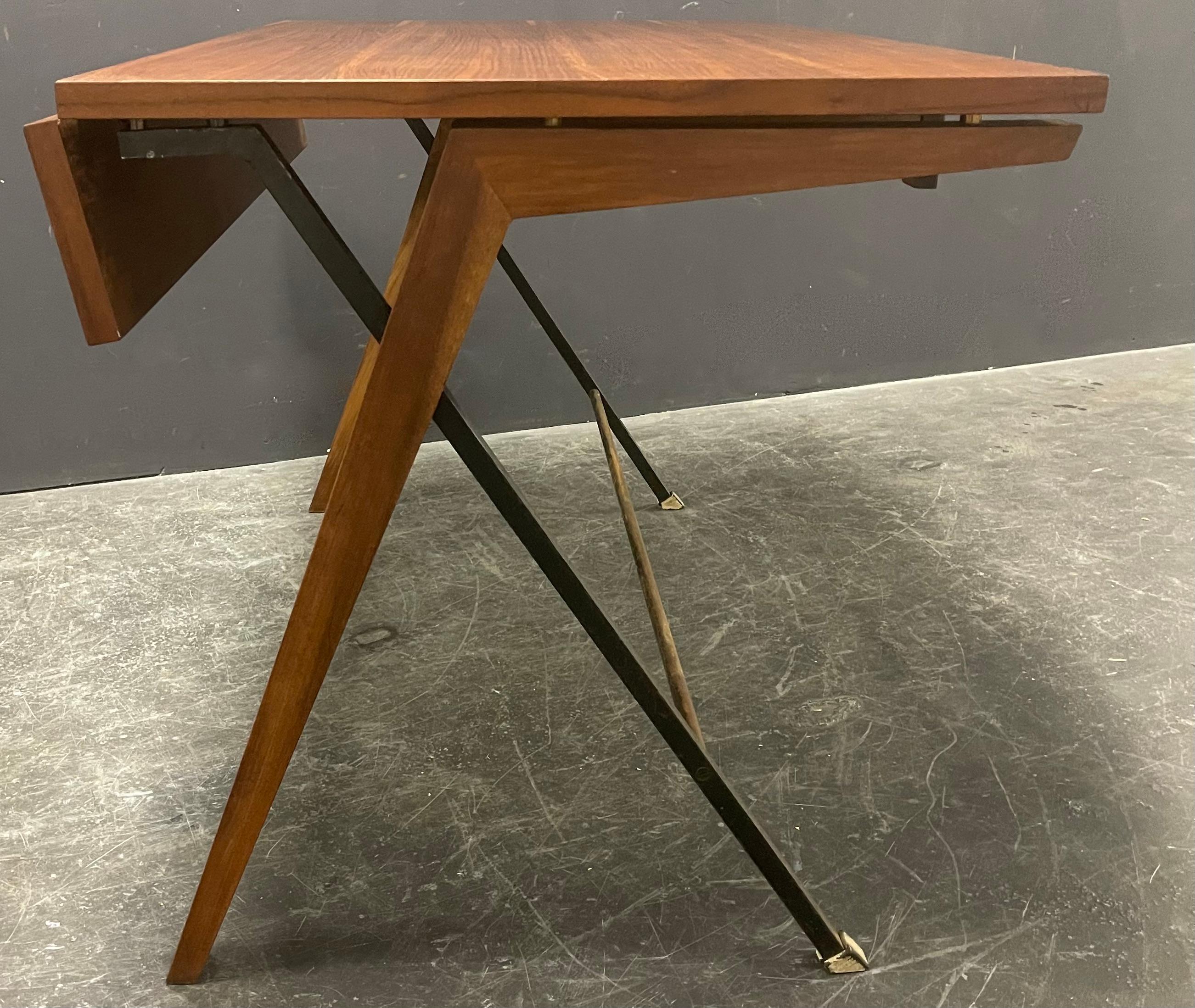 Wonderful minimalistic italien prototype desk For Sale 2
