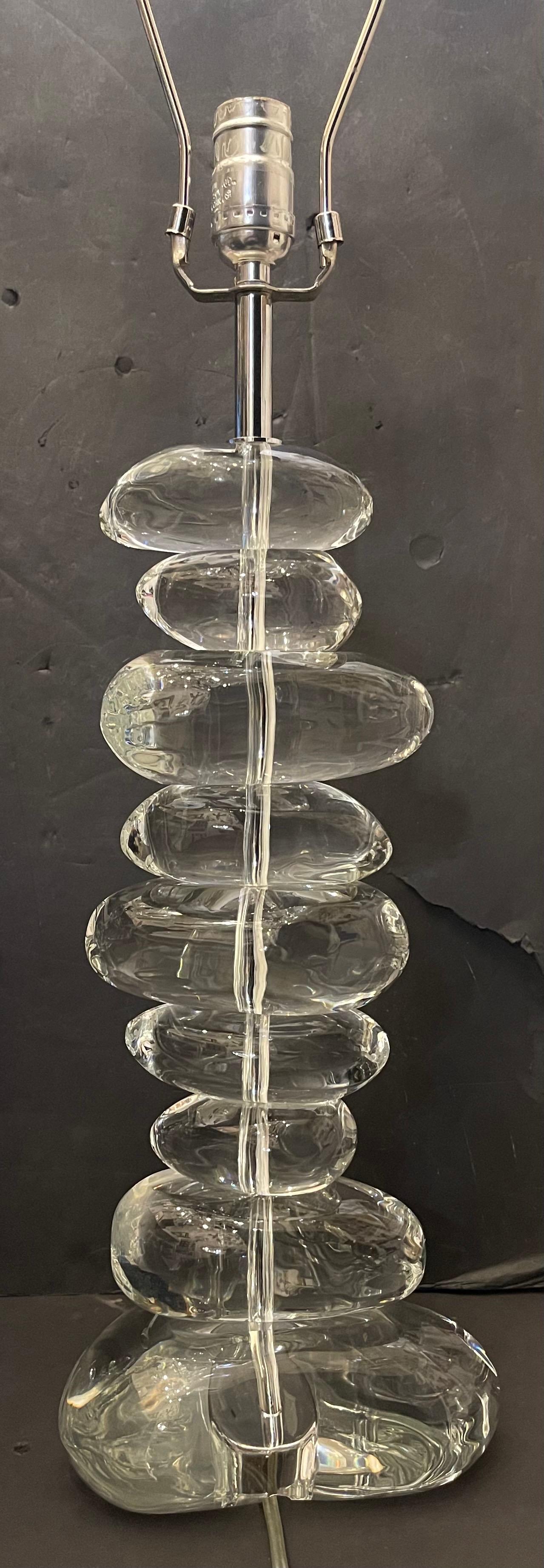 Moderno Meravigliosa lampada moderna George Kovacs impilata in vetro trasparente lucidato A. Stone in vendita