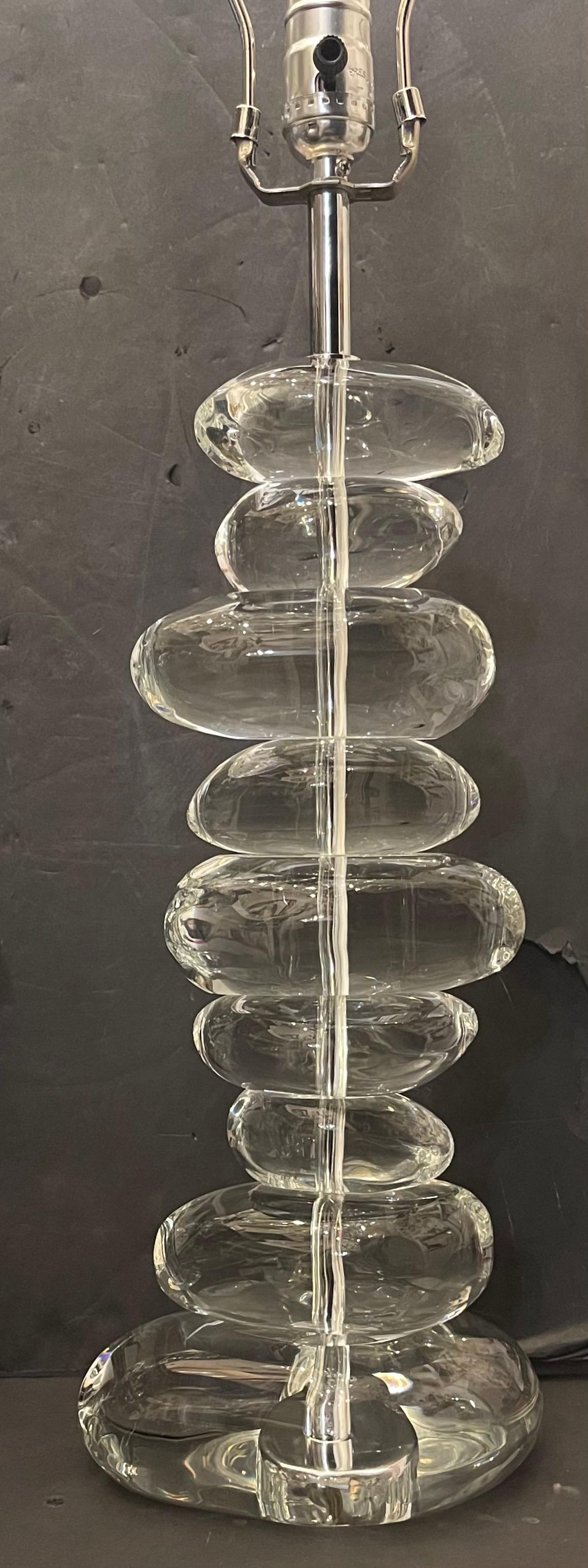 Lucidato Meravigliosa lampada moderna George Kovacs impilata in vetro trasparente lucidato A. Stone in vendita