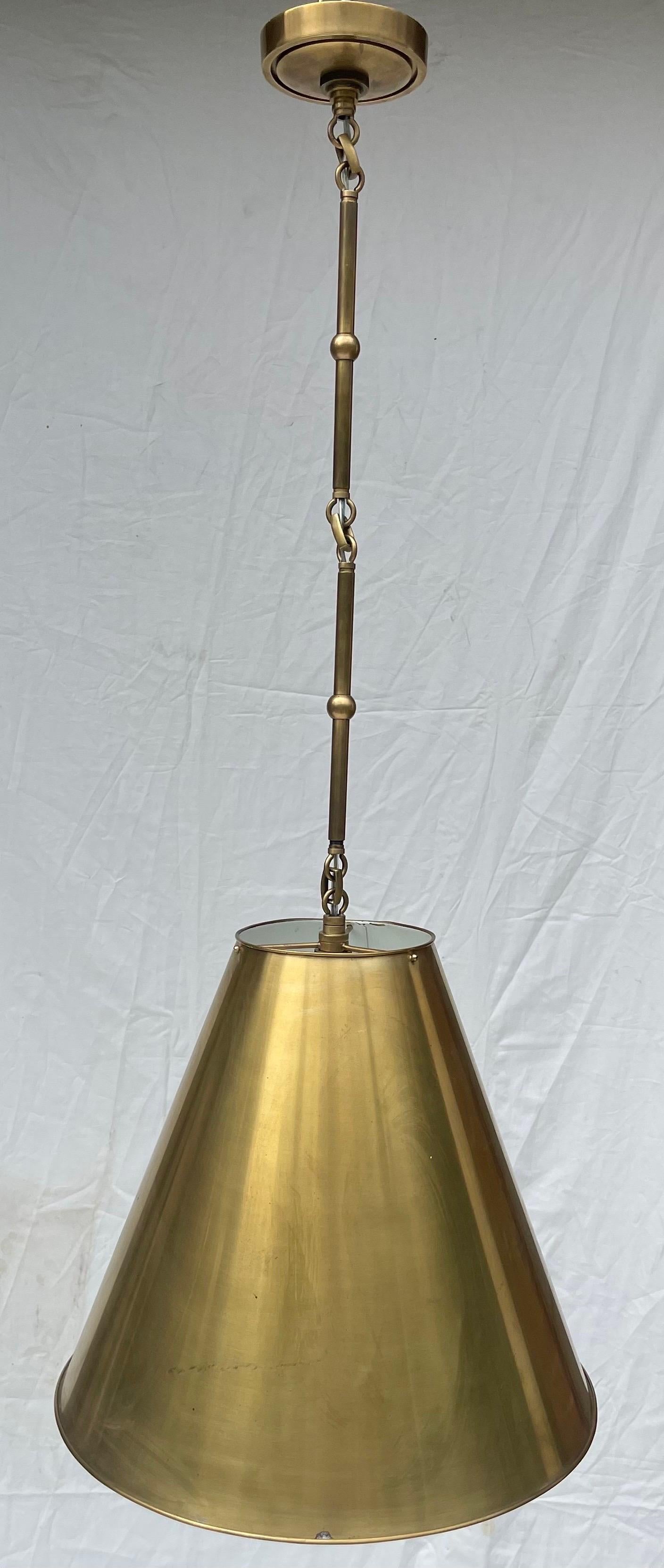 A Wonderful Modern Large Brass Bell Hanging Ceiling Chandelier Lantern Fixture With Edison Socket
Tel qu'illustré, la hauteur totale avec toutes les tiges est de 44