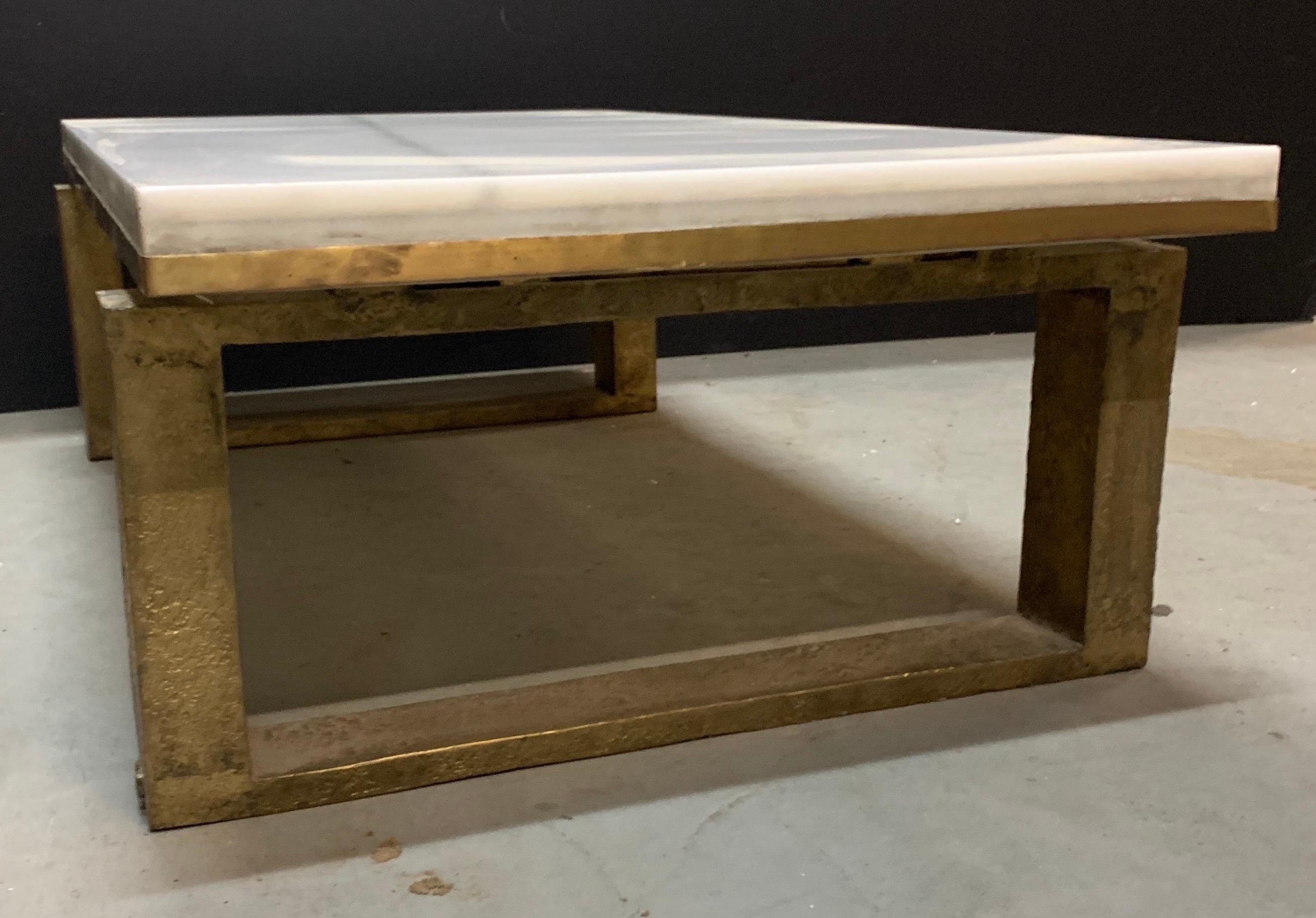 Wonderful Modern Lorin Marsh Textured Gold White Marble Coffee Cocktail Table In Good Condition In Roslyn, NY