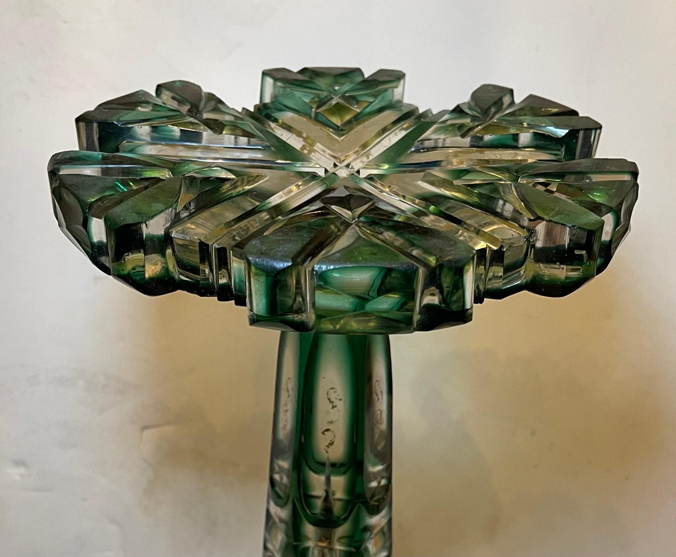 Wunderschöne monumentale antike böhmische Moser-Vase aus vergoldetem, smaragdgrünem Kunstglas, Monumental im Angebot 2
