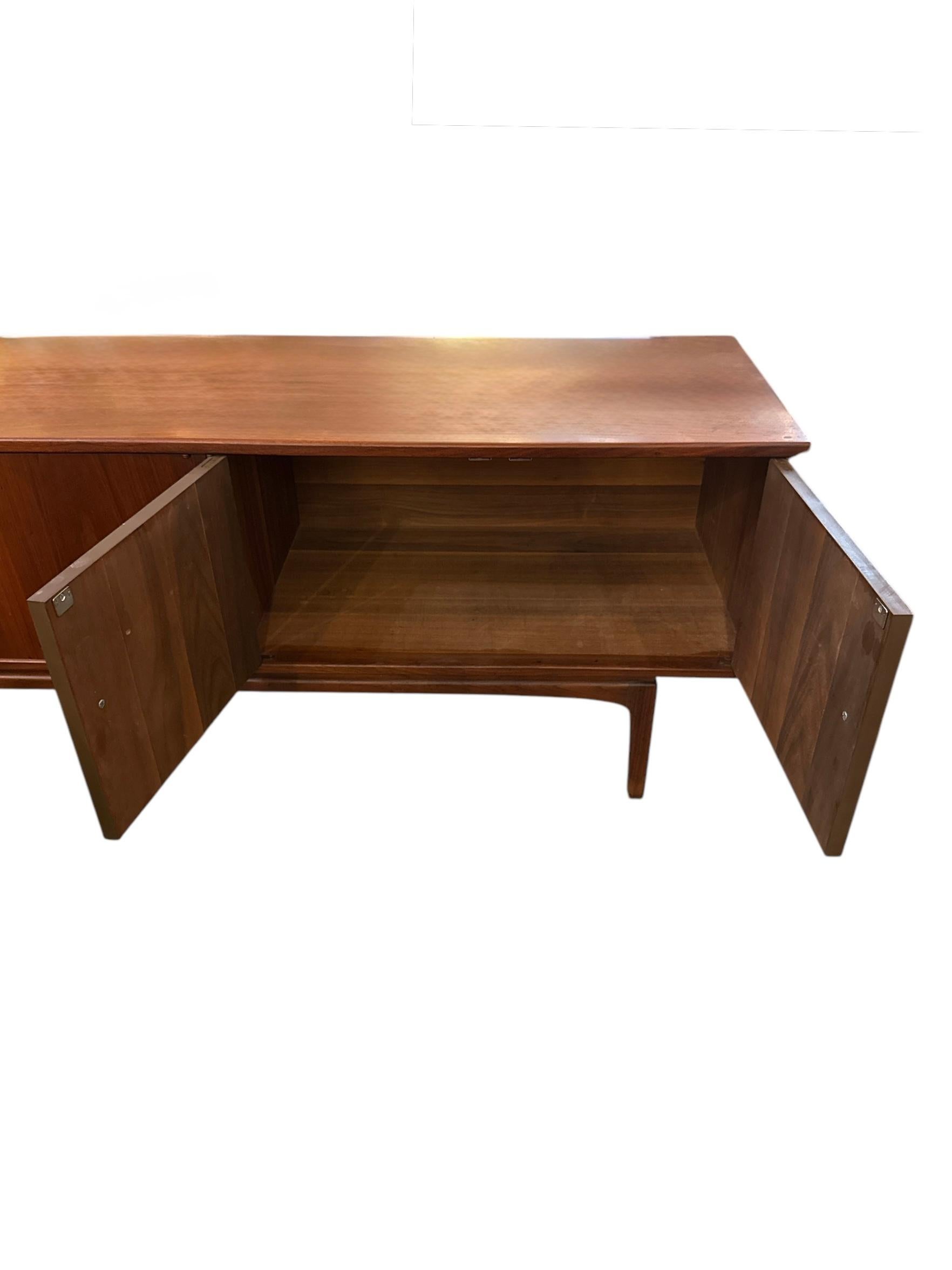 Wonderful Motif Series Mid-Century Credenza by Thomasville For Sale 1