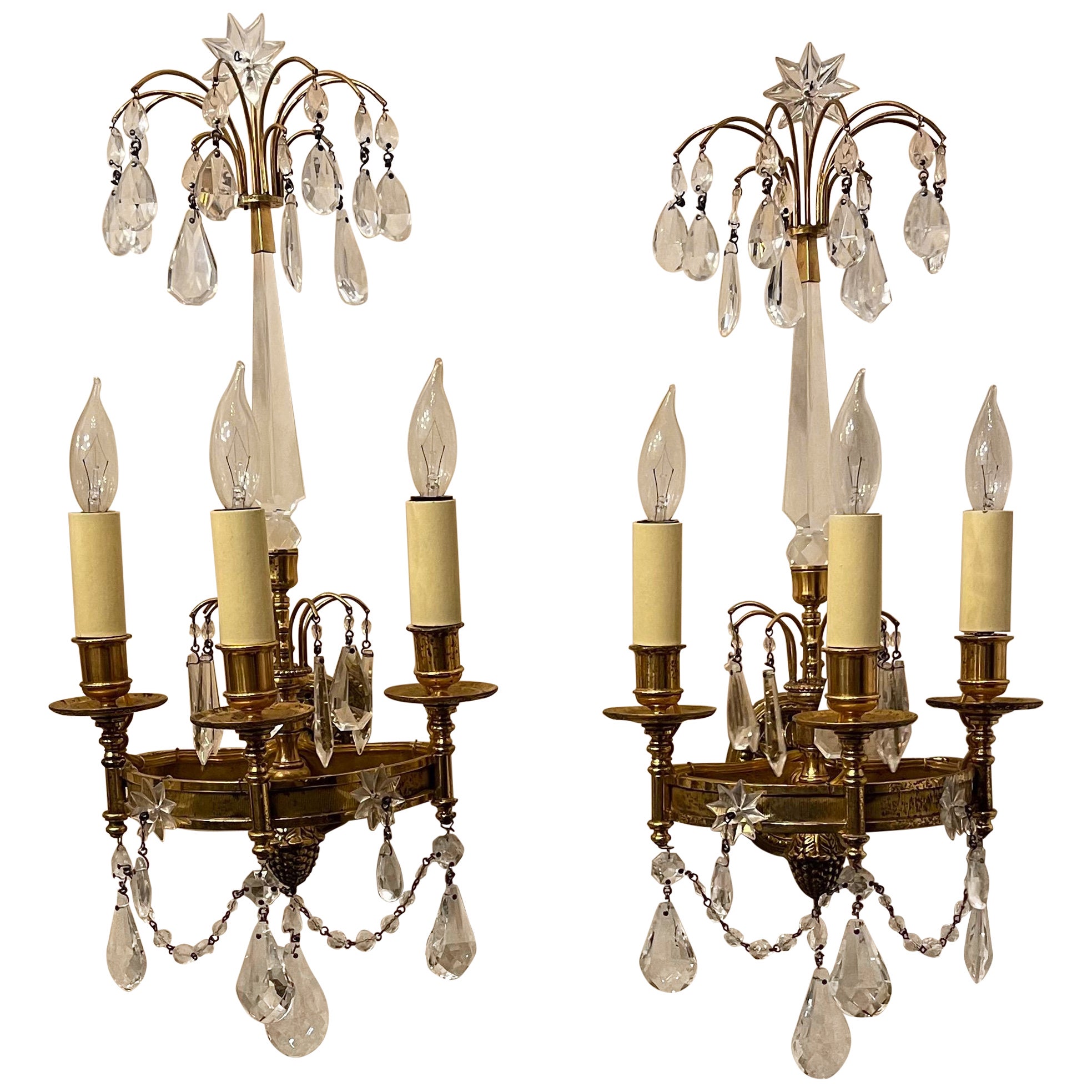 Maravilloso Par Neoclásico Imperio de la Regencia Baltic Dore Bronce Crystal Sconces en venta