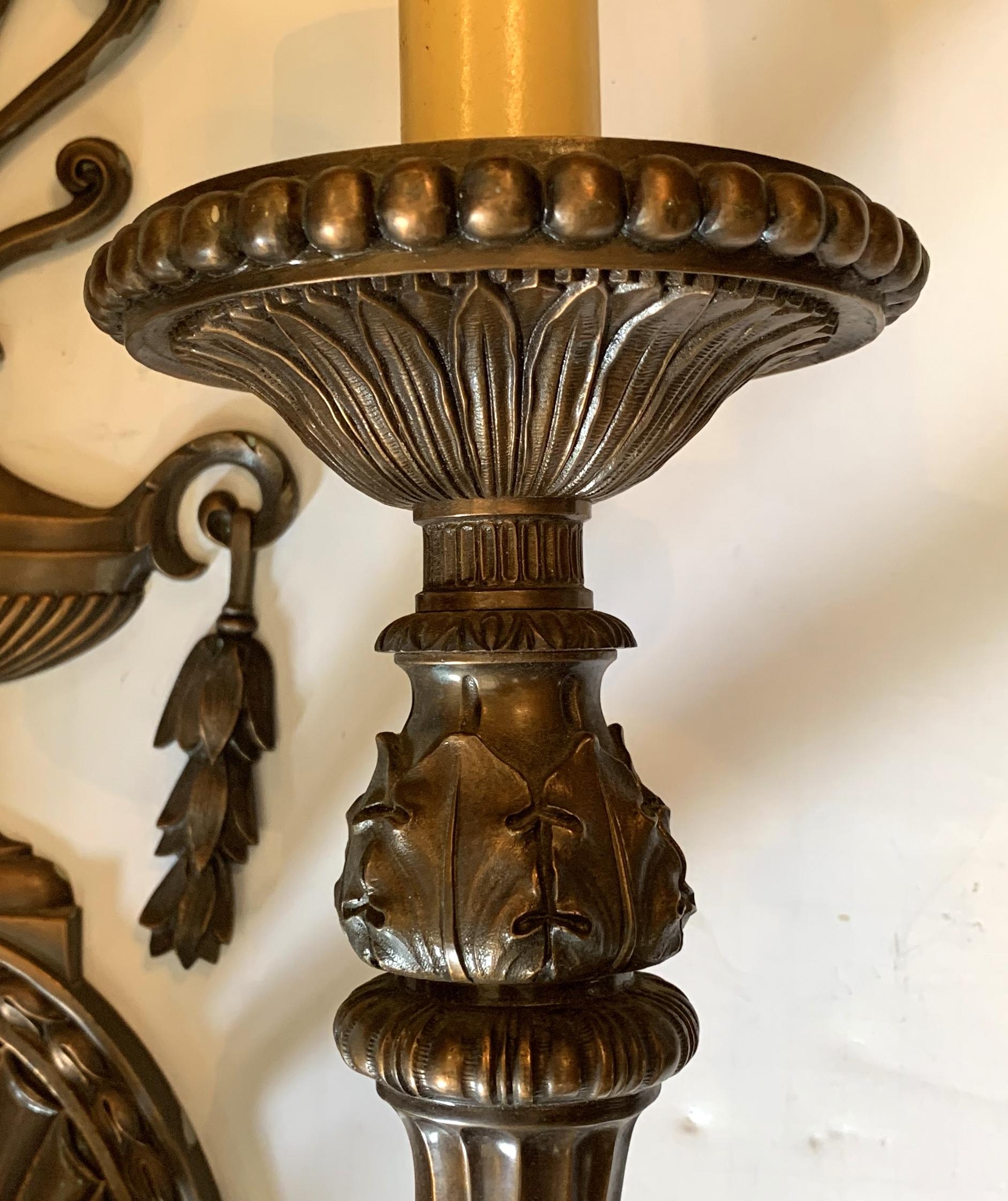 Wonderful Neoclassical Patinated Bronze Large Urn 3-Light Caldwell Sconces, Pair For Sale 1