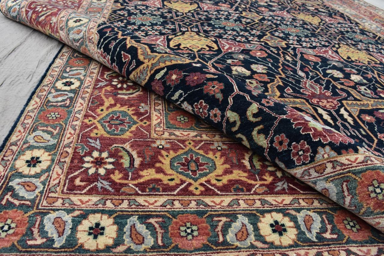 Wonderful New Indian Traditional Rug In New Condition For Sale In Saint Ouen, FR