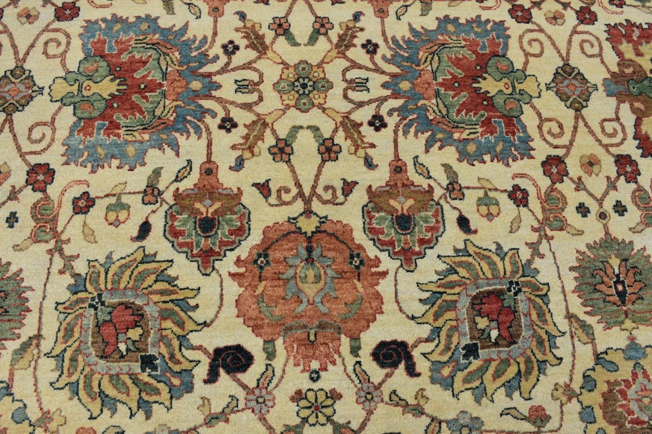 Noué à la main Merveilleux tapis traditionnel indien nouveau en vente