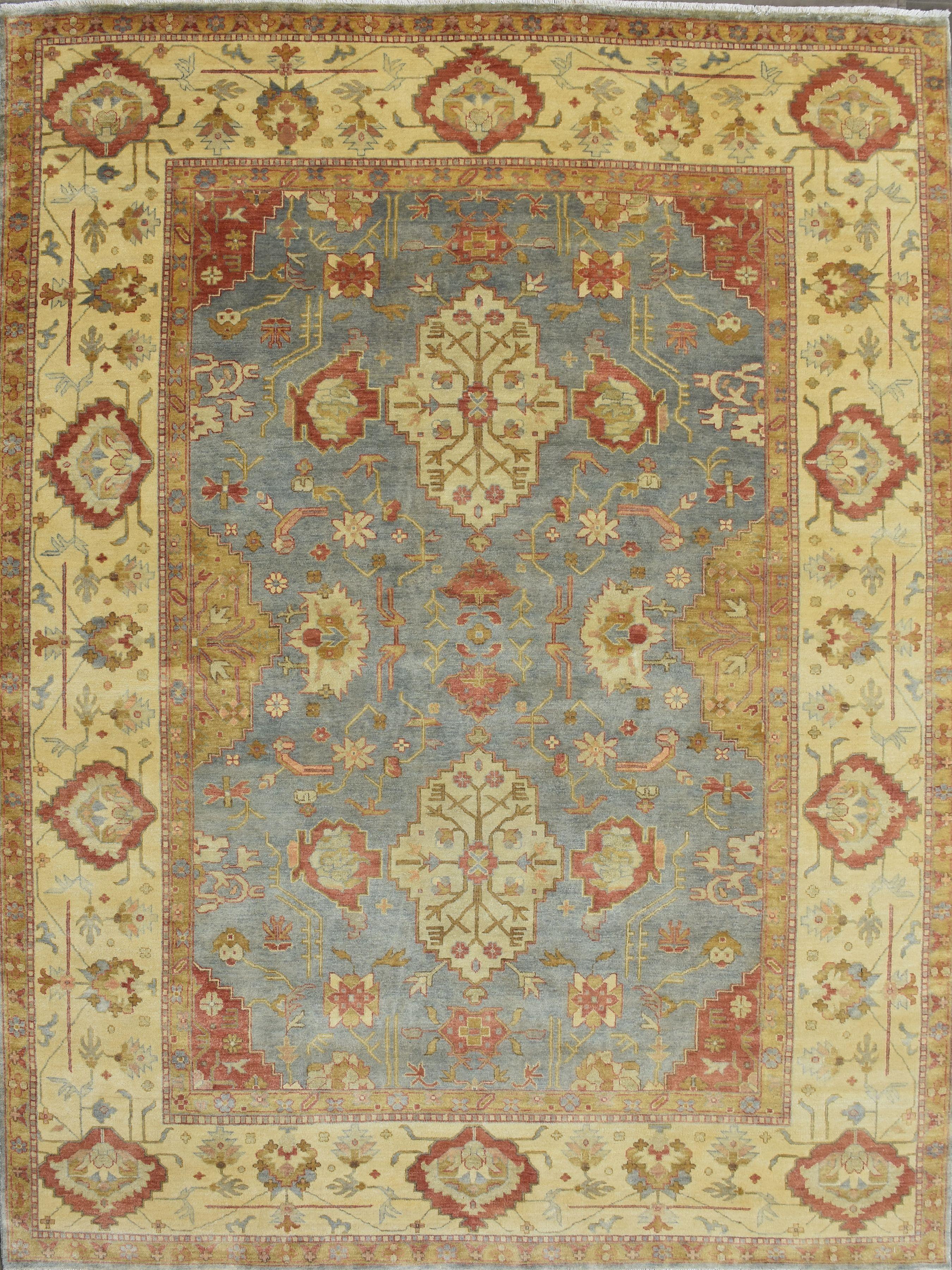 Schöner neuer Teppich mit schönem Oushak-Design und schönen Farben, komplett handgeknüpft mit Wollsamt auf Baumwollbasis.