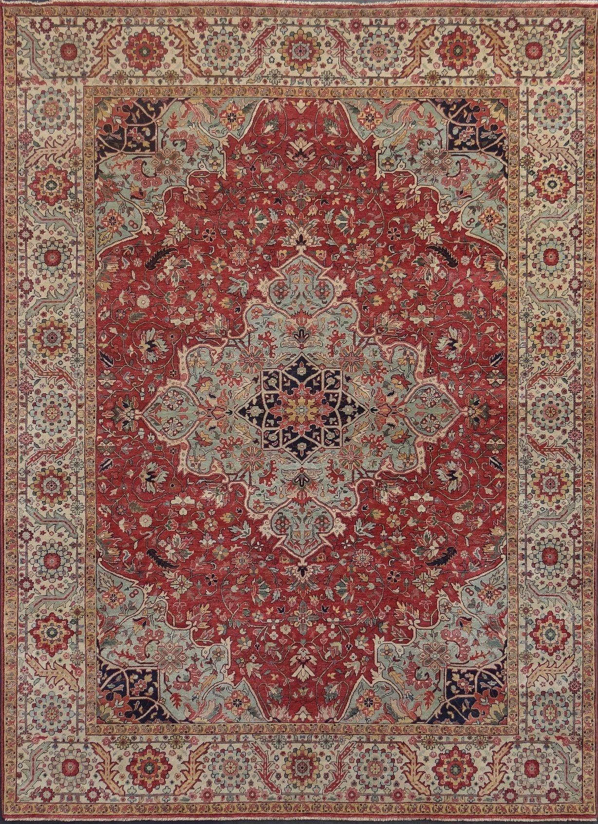Bonita alfombra nueva con precioso diseño persa y bonitos colores, anudada totalmente a mano con terciopelo de lana sobre base de algodón.