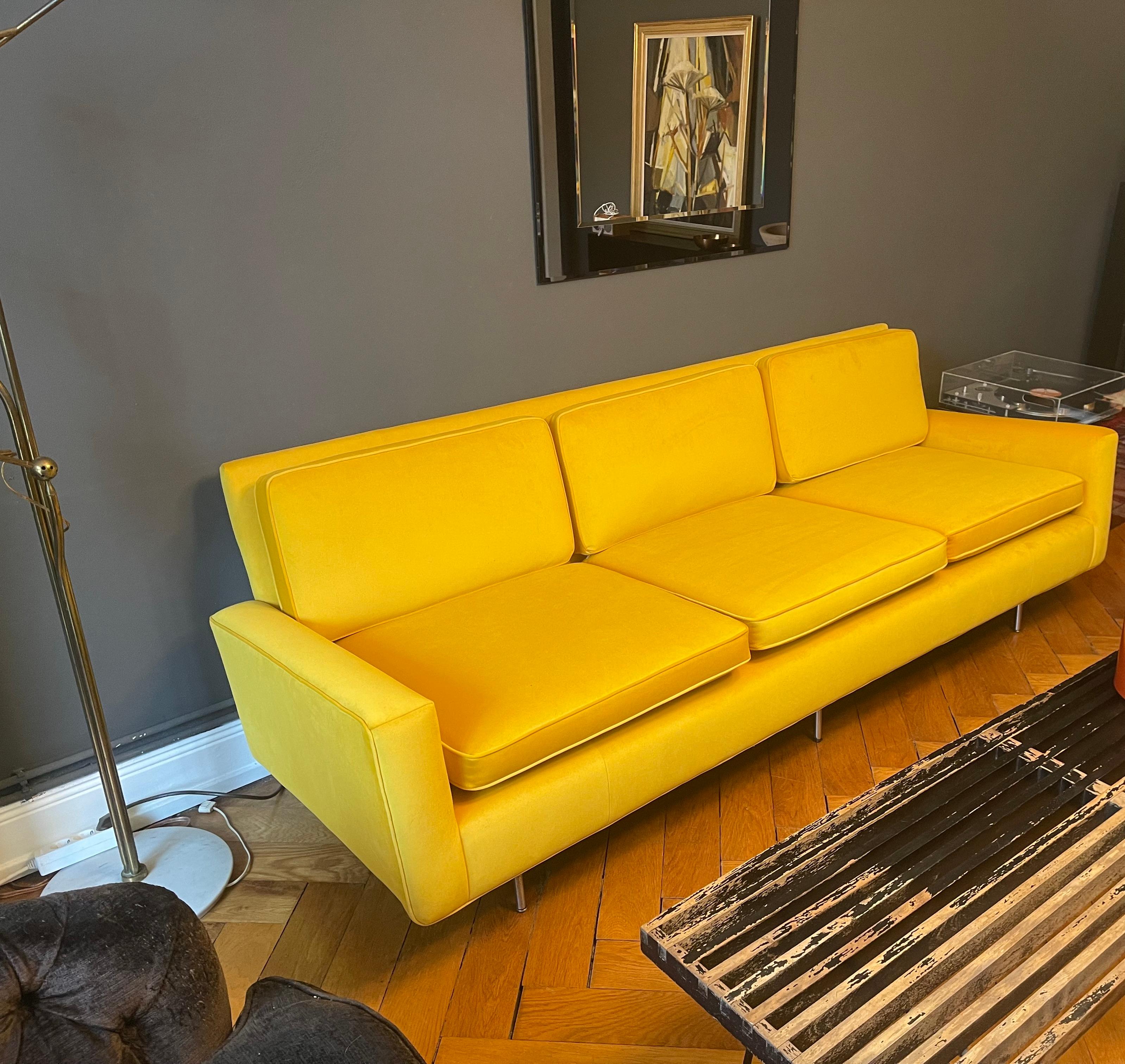 Wonderful No. 26 Sofa by Florence Knoll for Knoll International For Sale 2