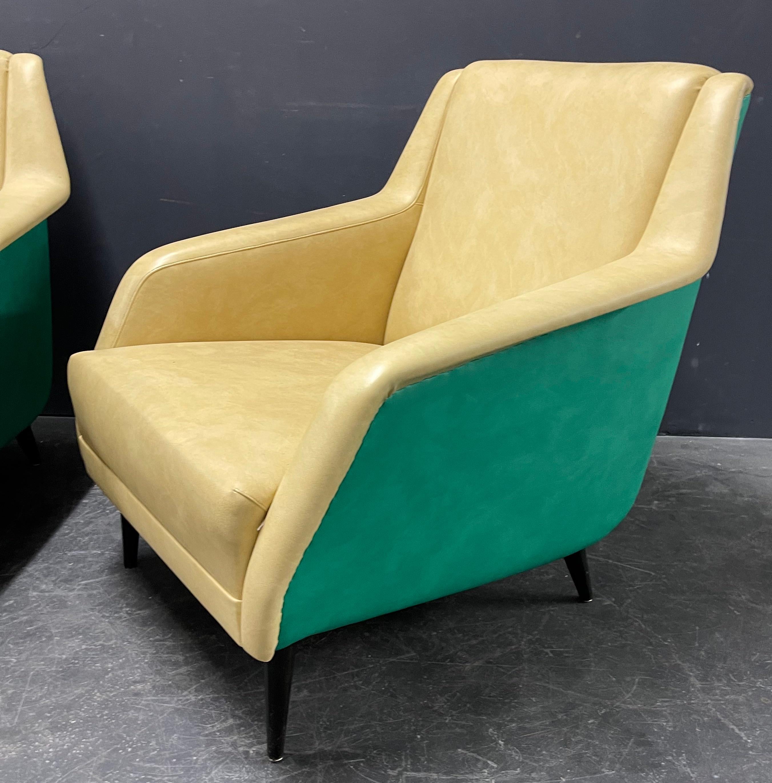 Naugahyde Wonderful No. 802 Lounge Chair by Carlo de Carli / 3 Available For Sale