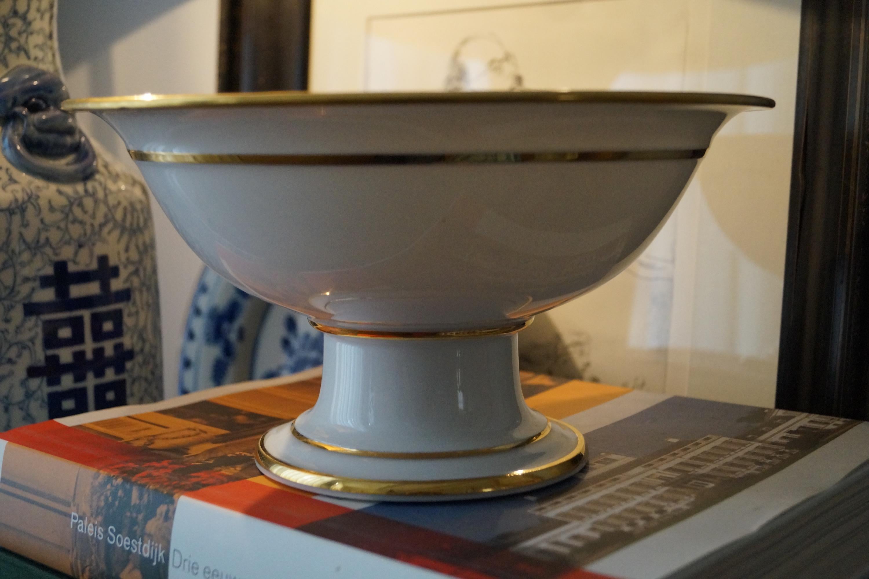 Early 19th Century Wonderful Old Paris Porcelain Bowl on Stand, France, 1820s For Sale