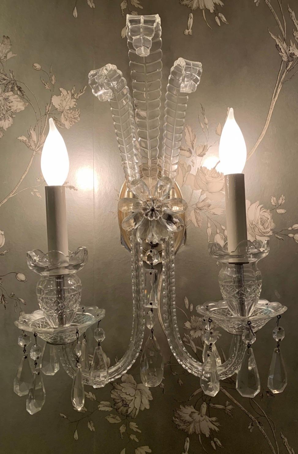 Wonderful Pair Antique Cut Crystal Georgian Silvered Bronze Palm Floral Sconces In Good Condition For Sale In Roslyn, NY
