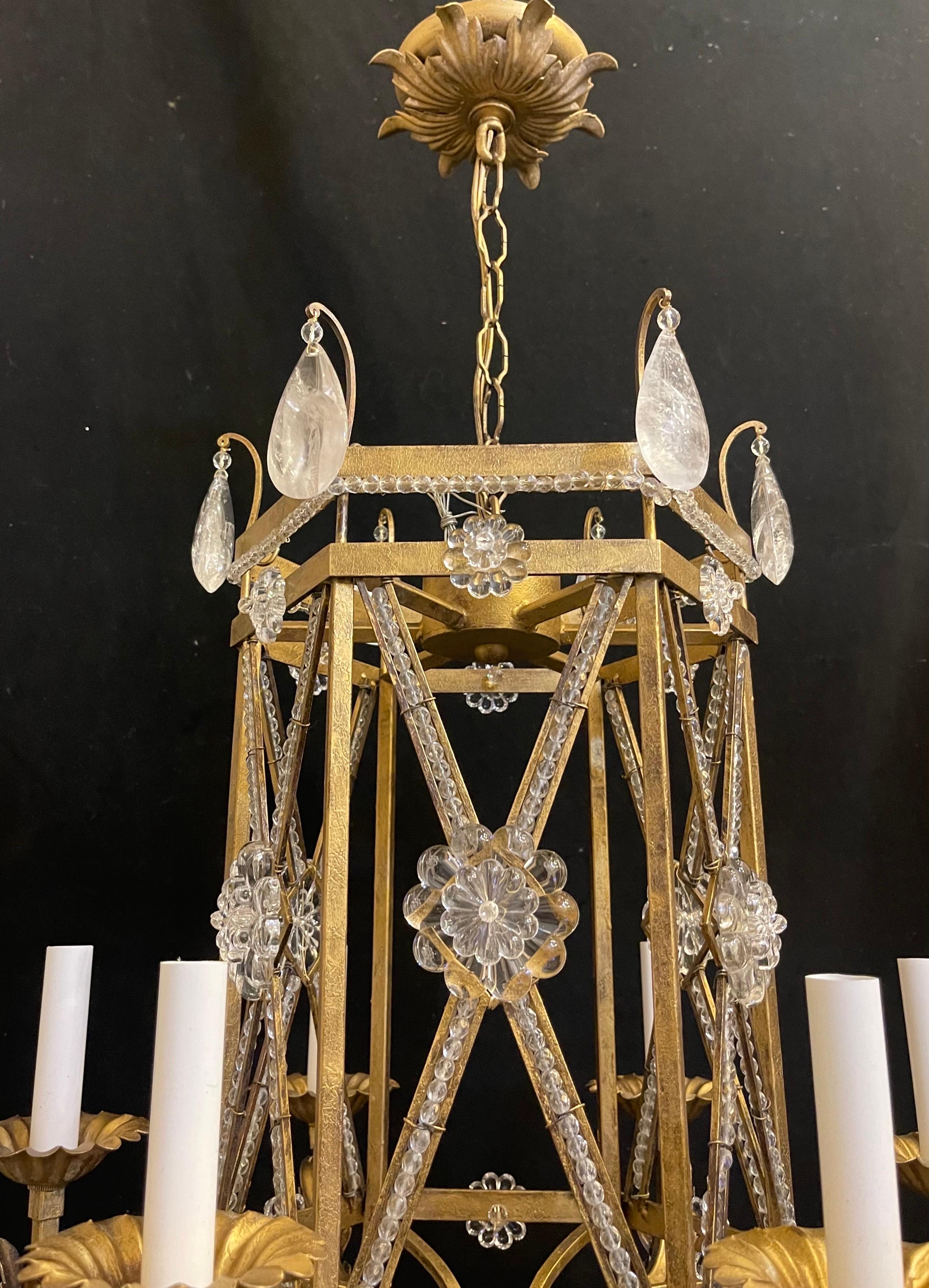 Cineserie Wonderful Pair Baguès Rock Crystal Chinoiserie Gold Gilt Chandeliers Fixtures in vendita