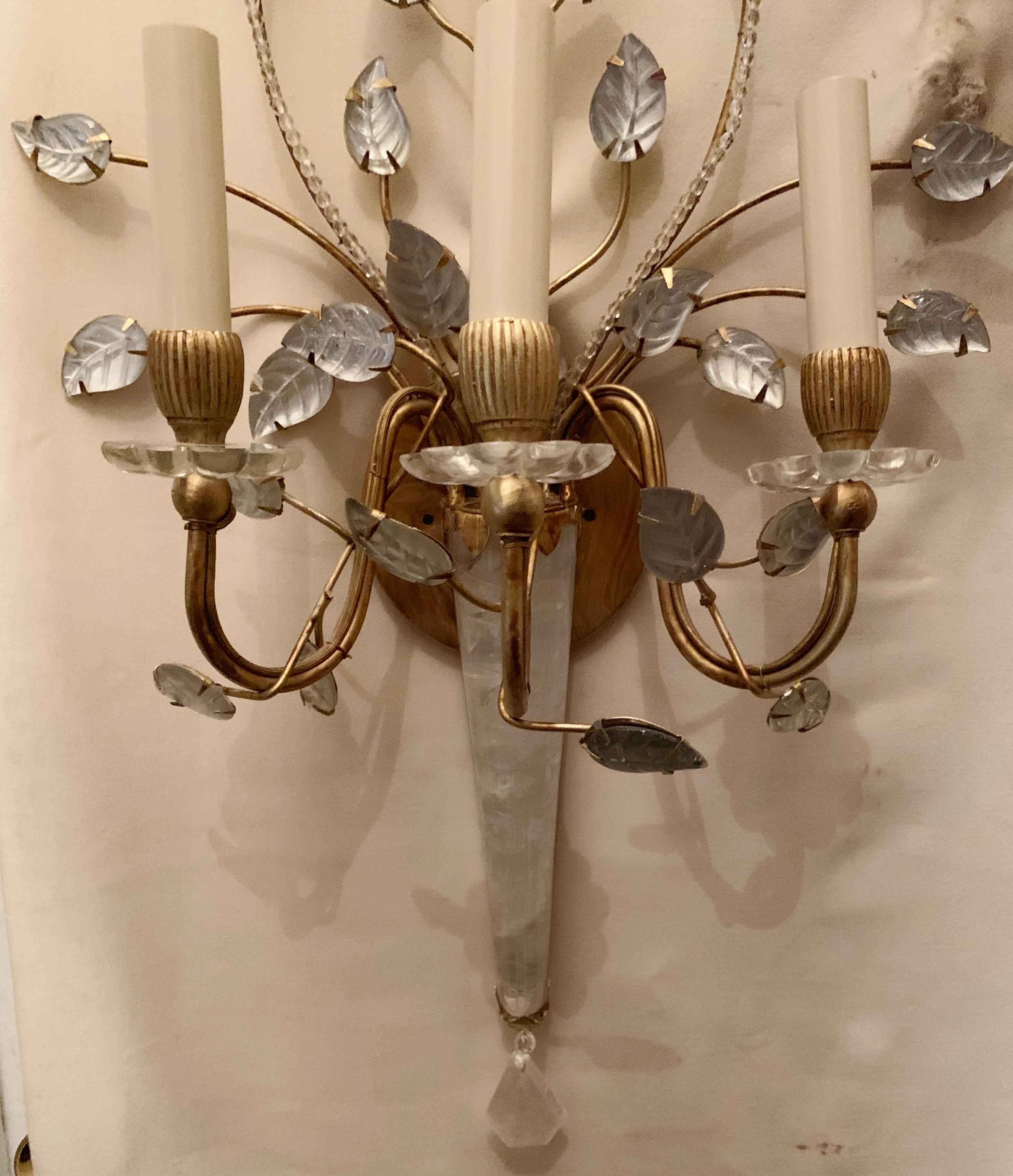 Pair of Baguès Rock Crystal Flower Leaf Spray Beaded Gold Gilt Sconces In Good Condition In Roslyn, NY