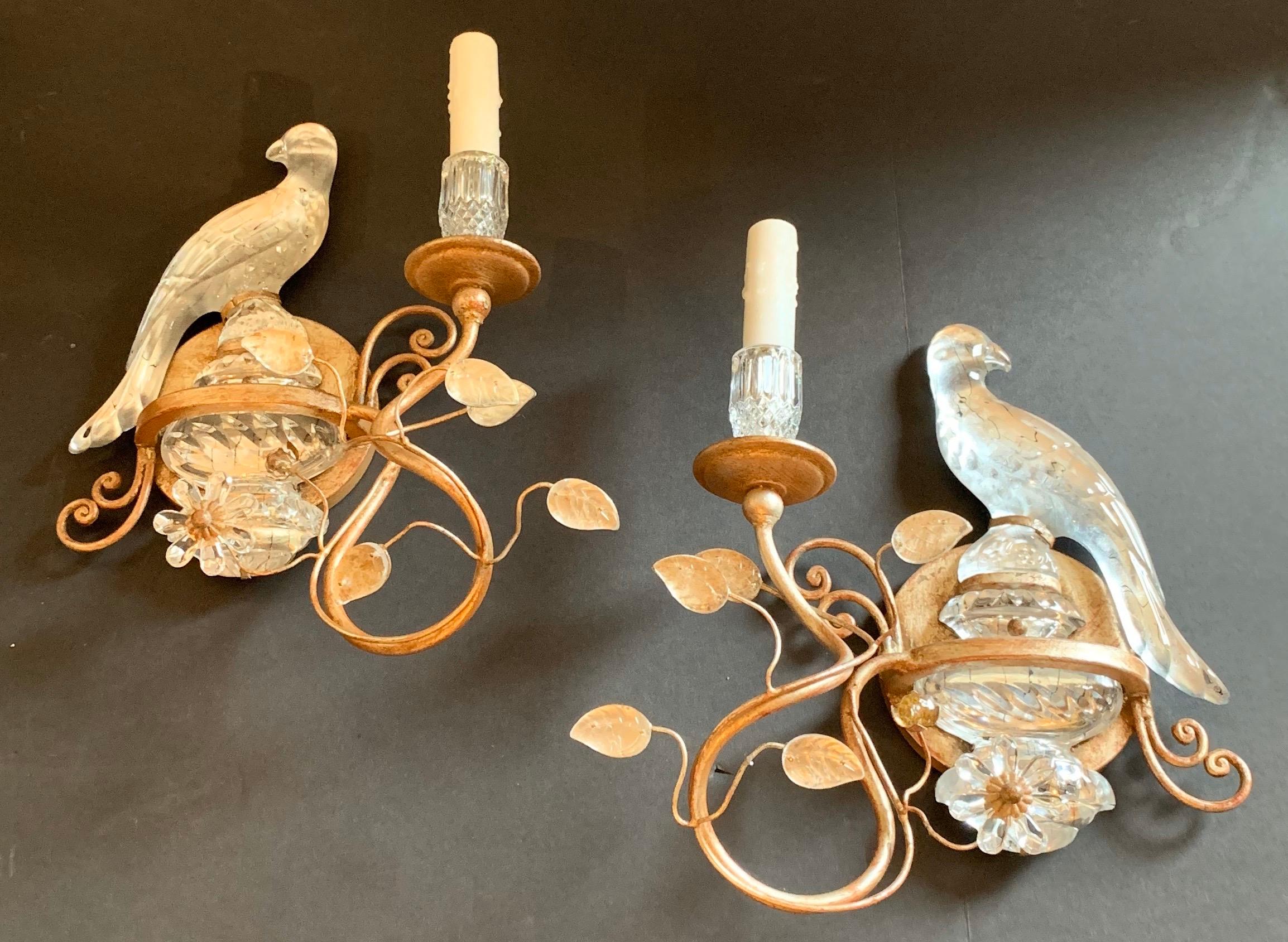 Pair of Baguès Style Vintage Silver Gilt Rock Crystal Parrot Bird Sconces In Good Condition In Roslyn, NY