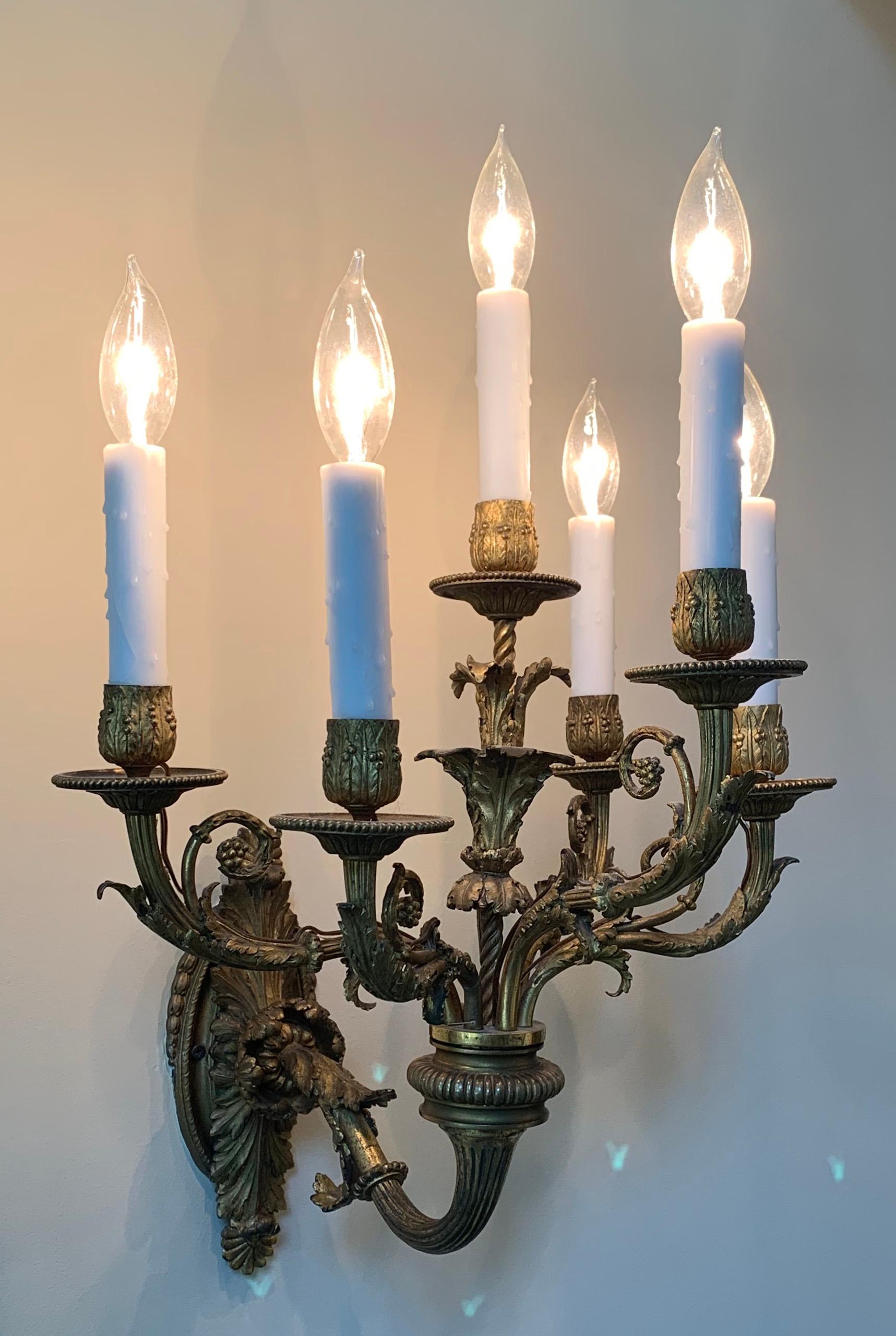 Wonderful Pair Caldwell French Dore Bronze Neoclassical Empire Regency Sconces In Good Condition In Roslyn, NY