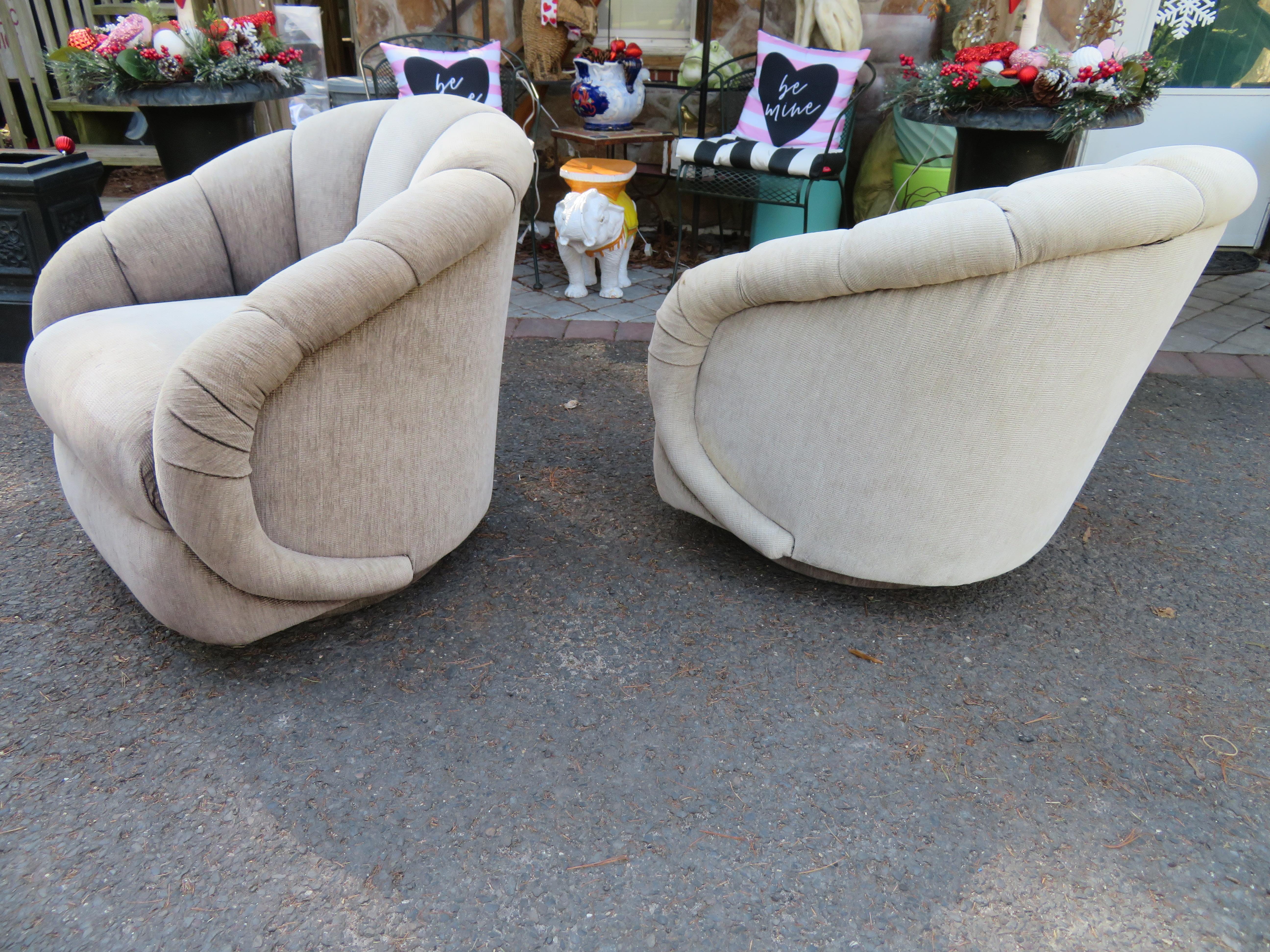 Wonderful Pair Croissant Back Swivel Rocker Lounge Chairs Mid-Century Modern For Sale 5