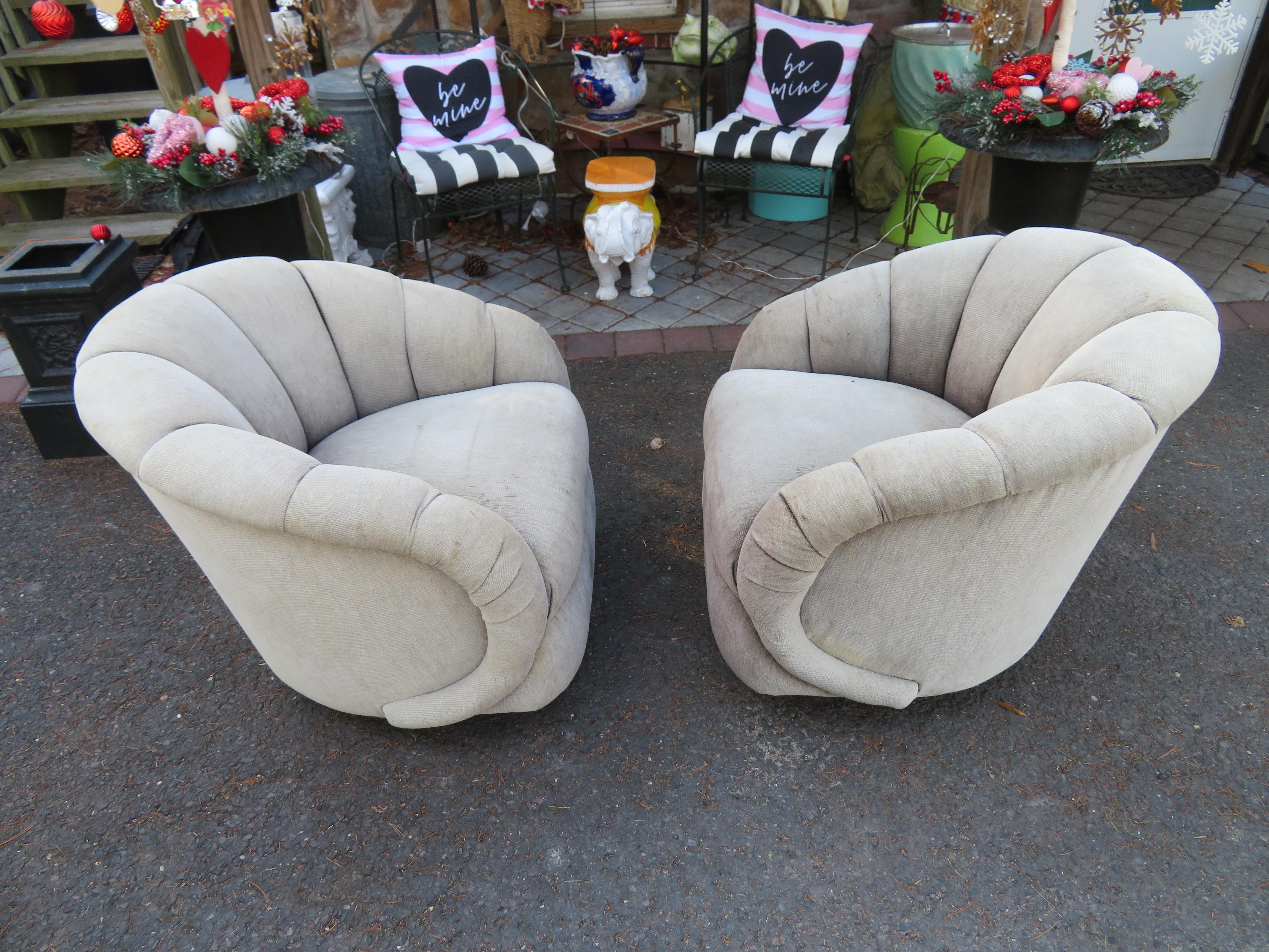 American Wonderful Pair Croissant Back Swivel Rocker Lounge Chairs Mid-Century Modern For Sale
