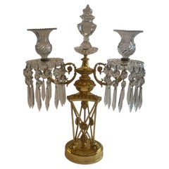 Magnifique paire de candélabres néoclassiques de style Empire en bronze doré et cristal de Baccarat