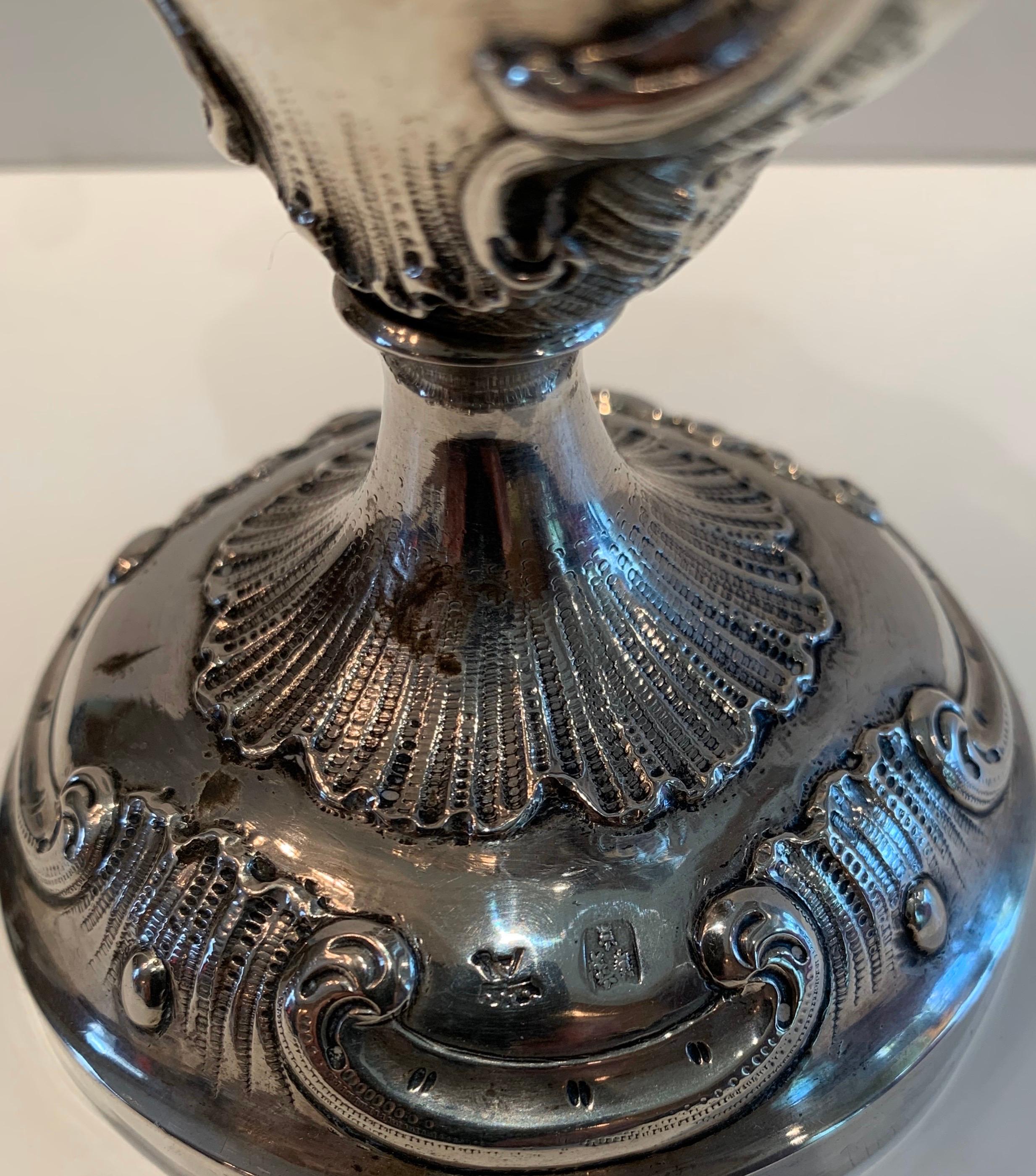 Merveilleuse paire de vases à bourgeons baroques européens en argent sterling 800 Bon état - En vente à Roslyn, NY