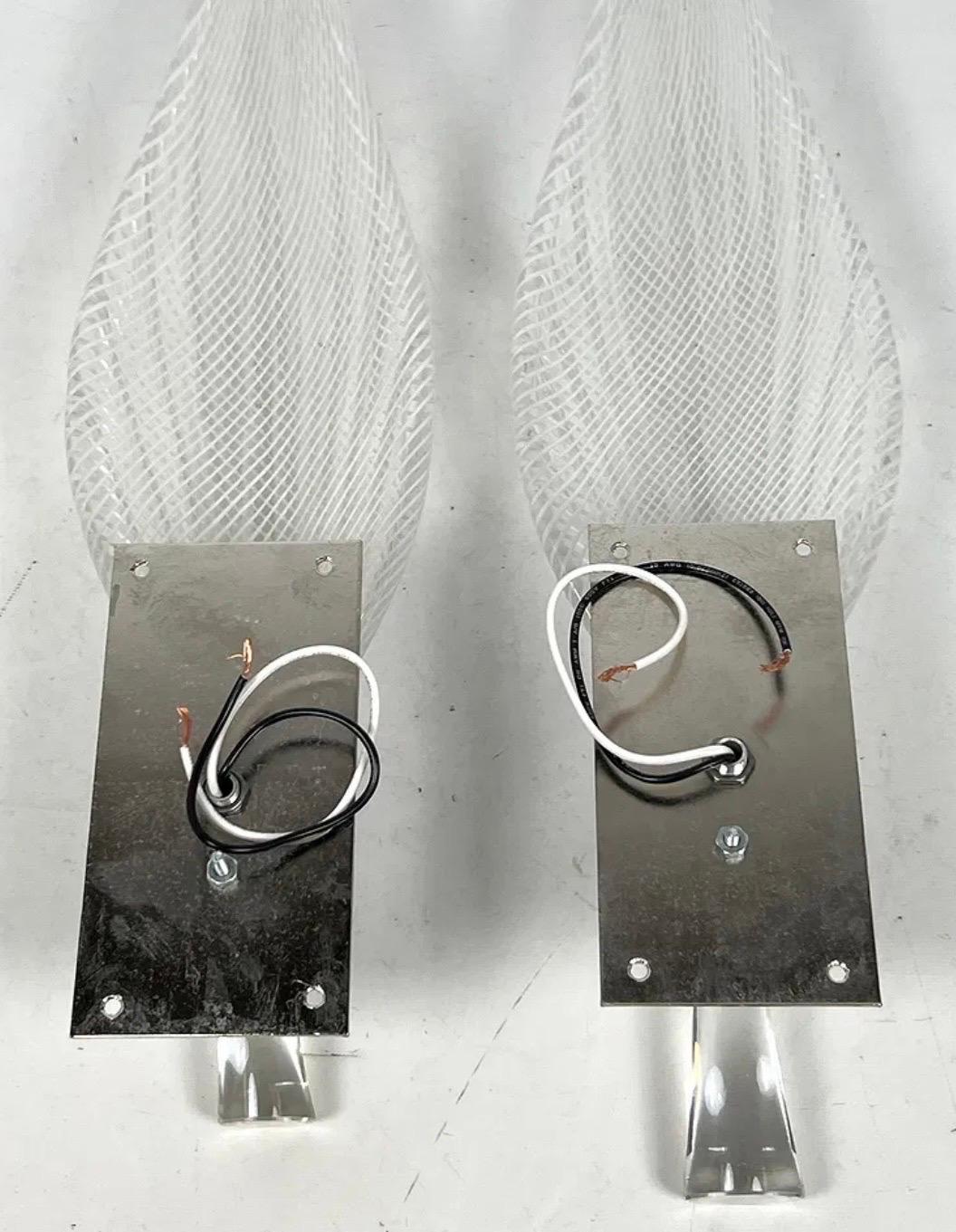 Merveilleuse paire d'appliques murales en verre d'art à grandes feuilles de Franco Luce Murano Bon état - En vente à Roslyn, NY