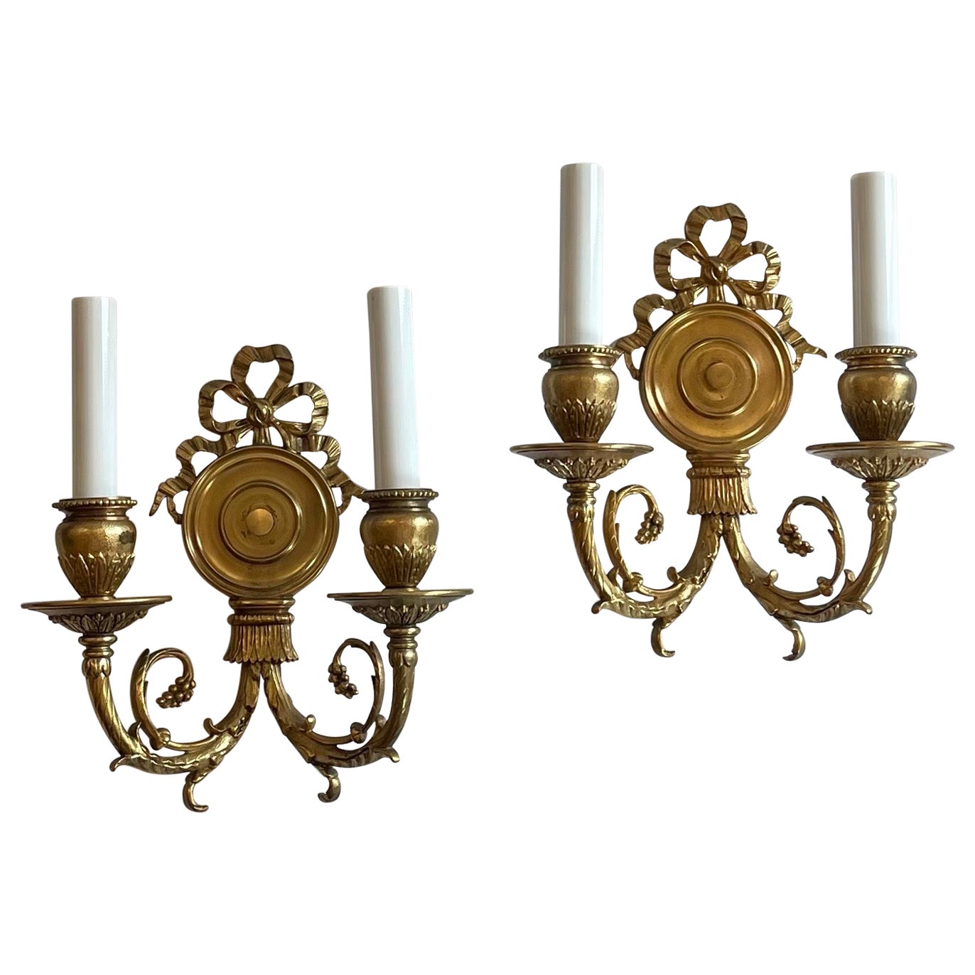 Meravigliosa coppia di applique francesi con arco in bronzo Dore E. F. A. Caldwell