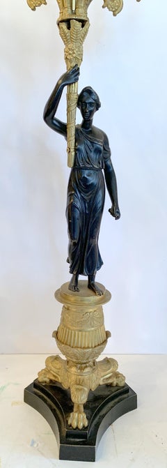 Maravillosa Pareja de Figuras de Bronce Patinado Dorado Imperio Francés Regencia