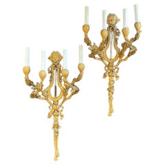 Merveilleuse paire d'appliques de style Régence en bronze Louis XVI à quatre lumières en forme de lyre de Méduse