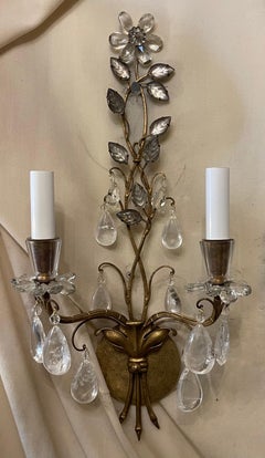 Meravigliosa coppia di lampade dorate in cristallo di rocca con bouquet di foglie e fiori Maison Baguès