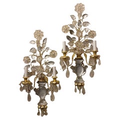 Wunderschönes Paar italienische Petite Bergkristall Baguès Urne Blume Form Nestle Sconces