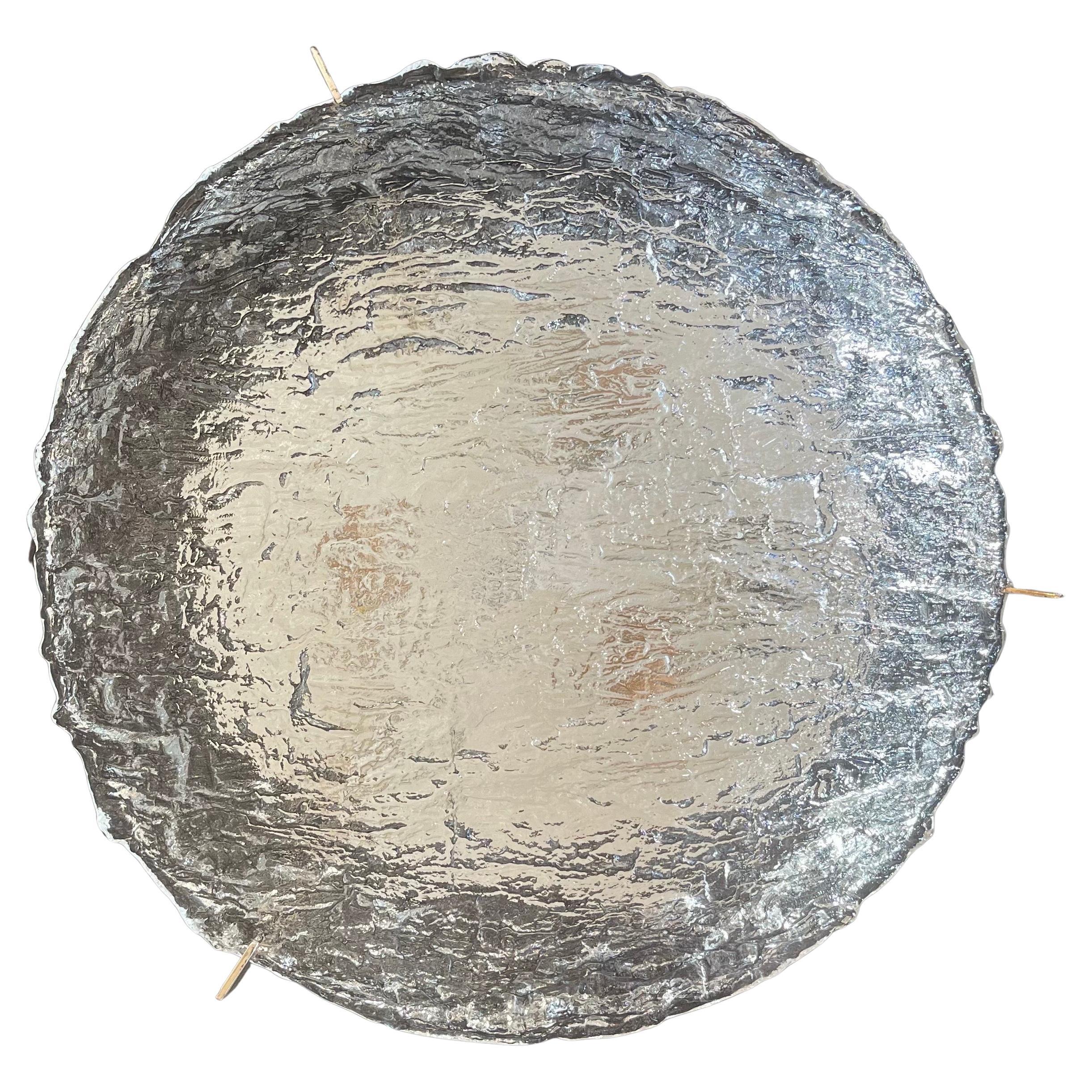 Merveilleuse paire de coupes en verre d'art de style Barovier Seguso de la modernité du milieu du siècle dans un boîtier en nickel poli. Chacun de ces incroyables luminaires encastrés a été recâblé avec 3 nouvelles douilles. 
Chaque appareil est