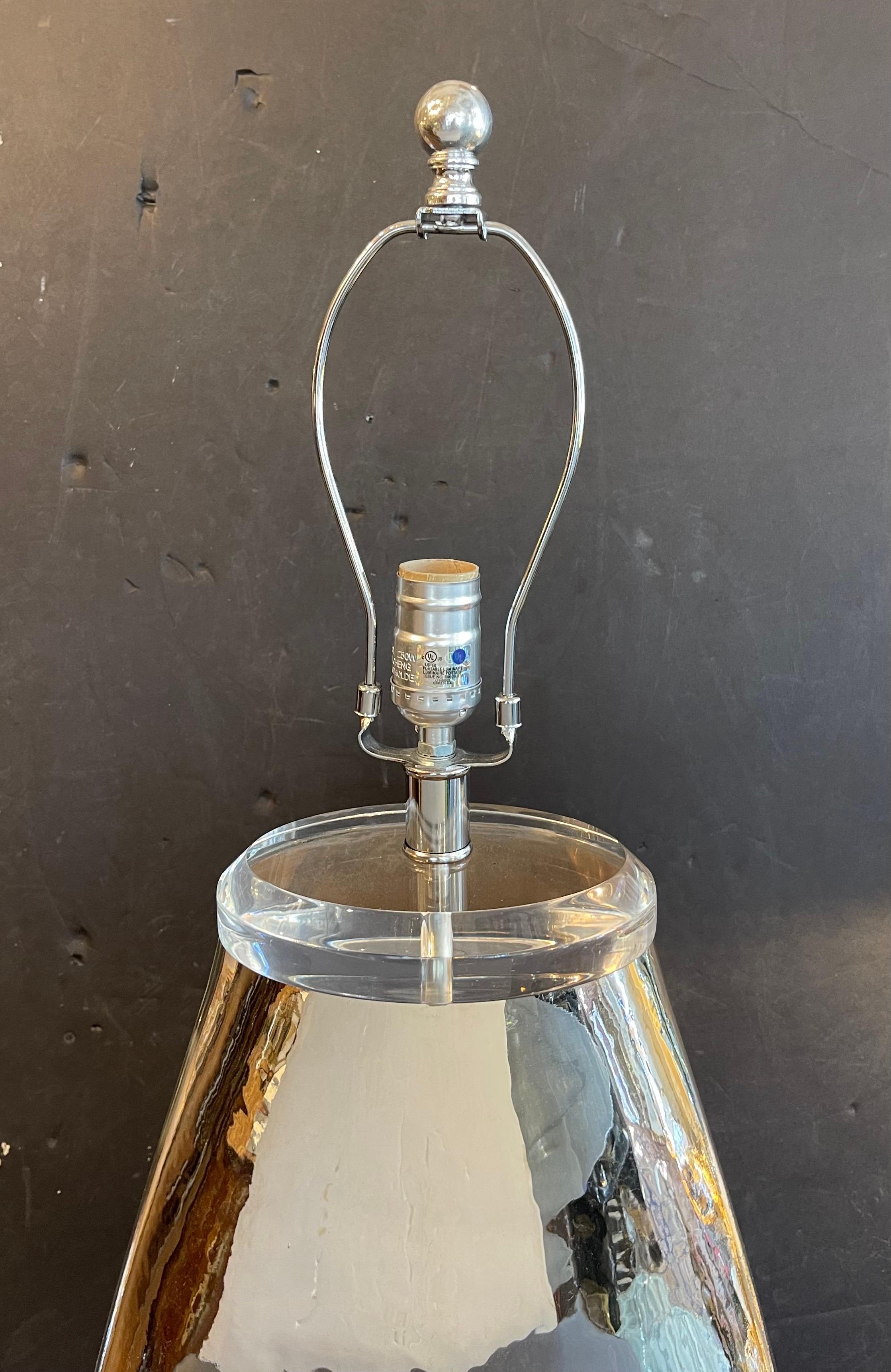 Merveilleuse paire de lampes en verre de mercure et lucite du milieu du siècle dernier  Lorin Marsh NYC en vente 1