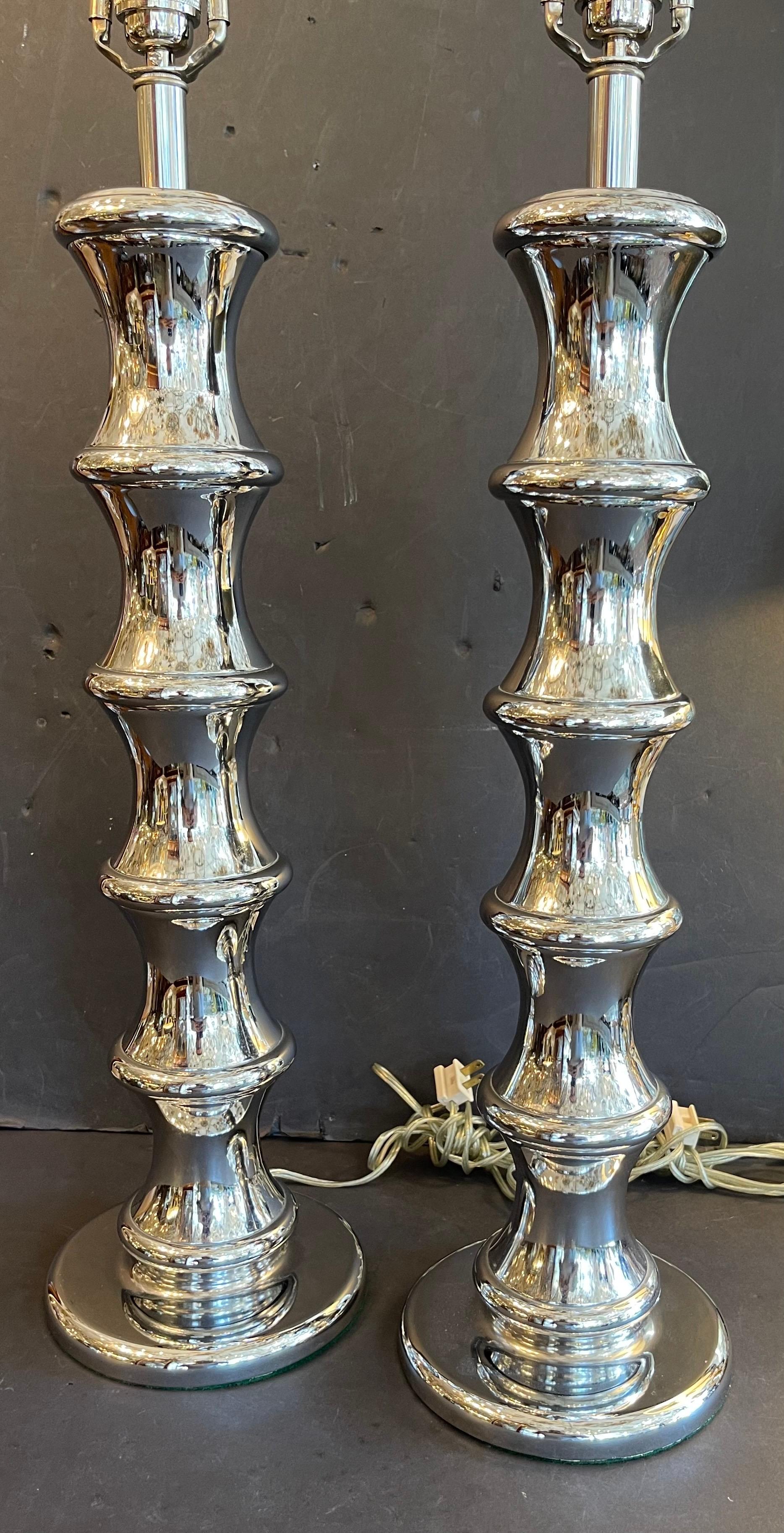Mid-Century Modern Merveilleuse paire de lampes en verre de mercure et nickel de style moderne du milieu du siècle John Salibello NYC en vente