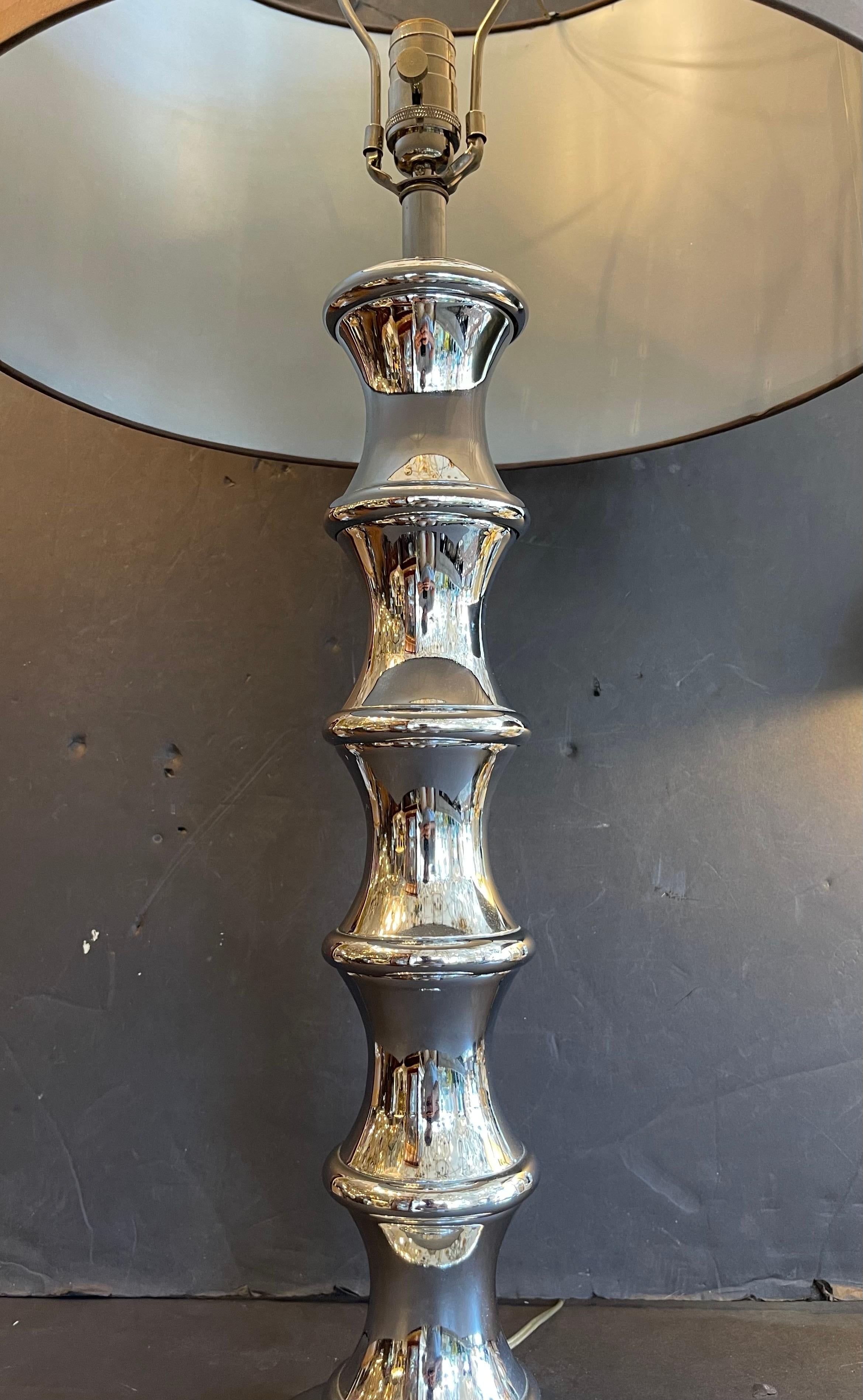 Merveilleuse paire de lampes en verre de mercure et nickel de style moderne du milieu du siècle John Salibello NYC en vente 1