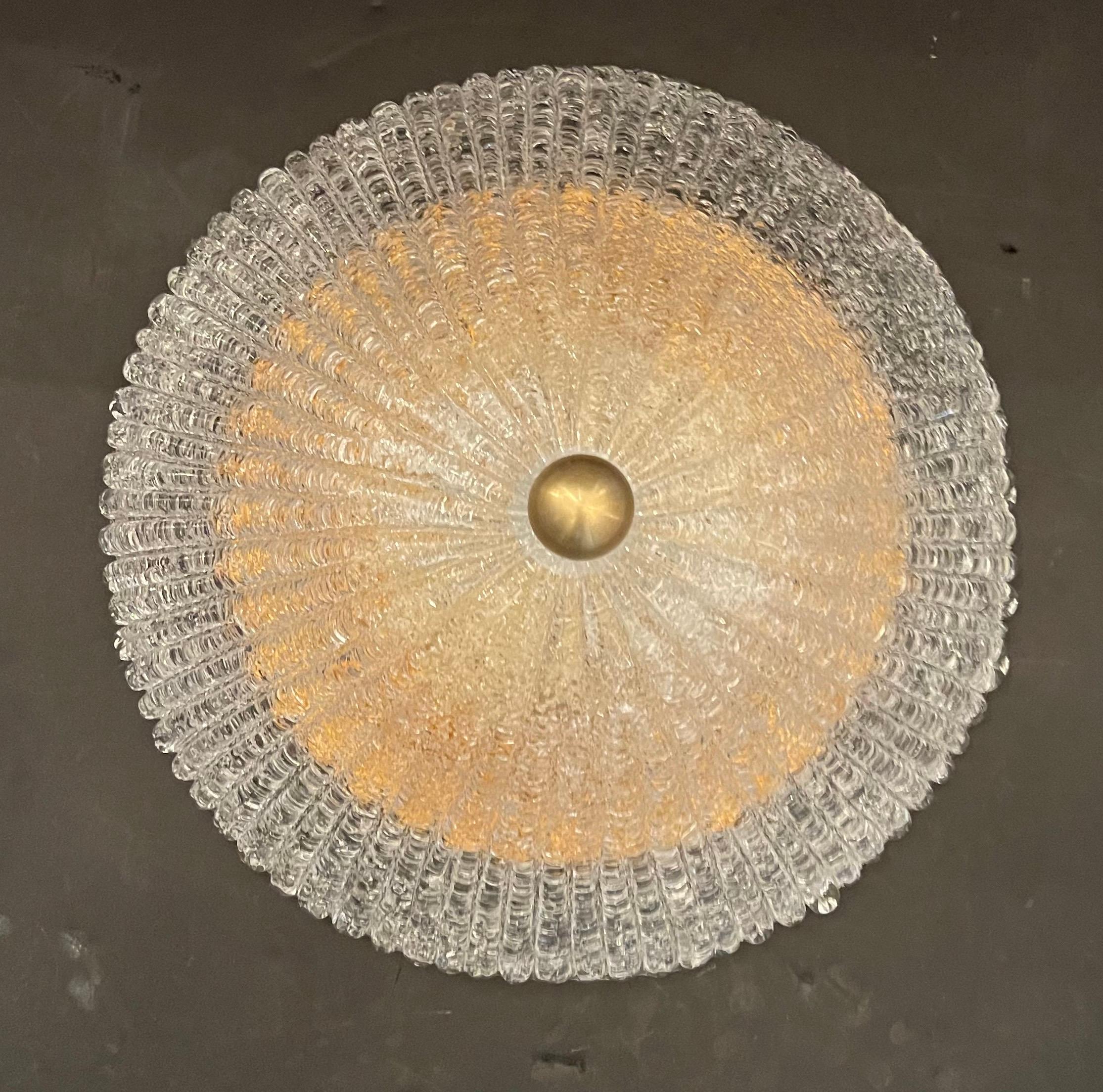 Mid-Century Modern Merveilleuse paire de luminaires encastrés en verre d'art craquelé de Murano, mi-siècle moderne