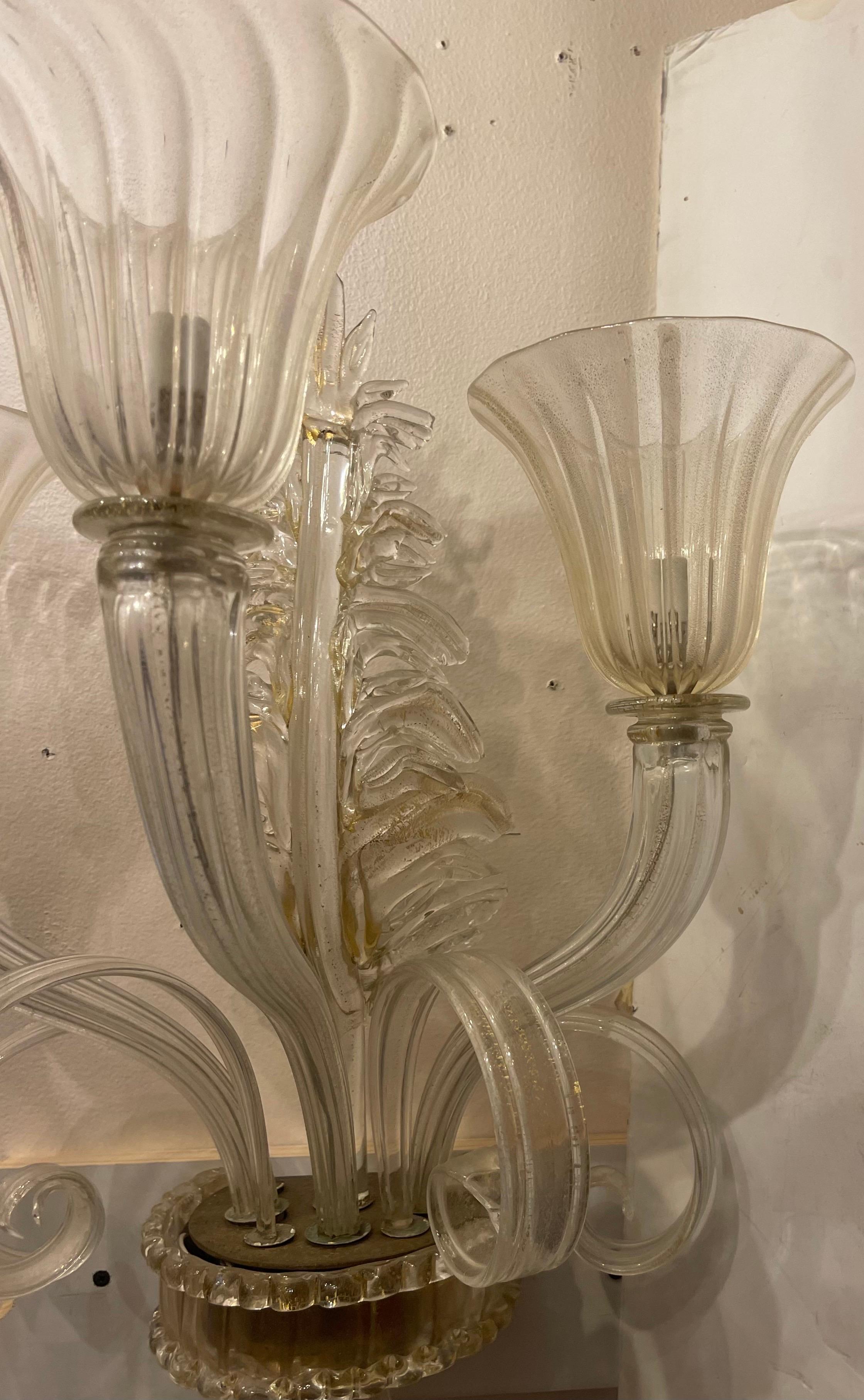 Meravigliosa coppia di lampade a tre bracci in vetro soffiato d'oro di Murano Ercole Barovier in vendita 3