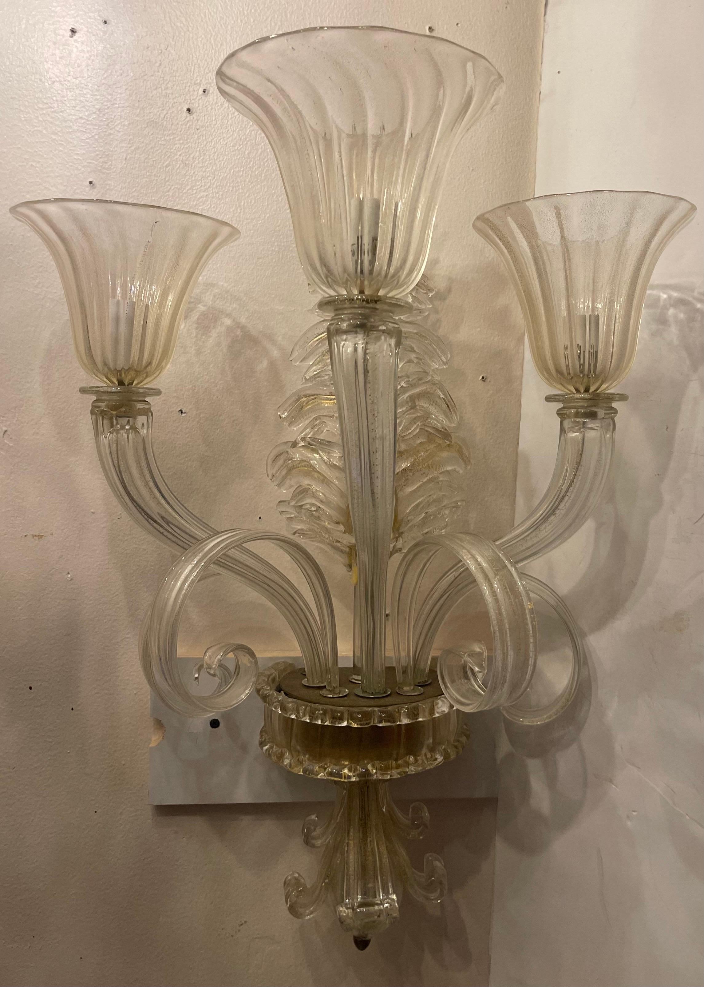 Meravigliosa coppia di lampade a tre bracci in vetro soffiato d'oro di Murano Ercole Barovier In condizioni buone in vendita a Roslyn, NY
