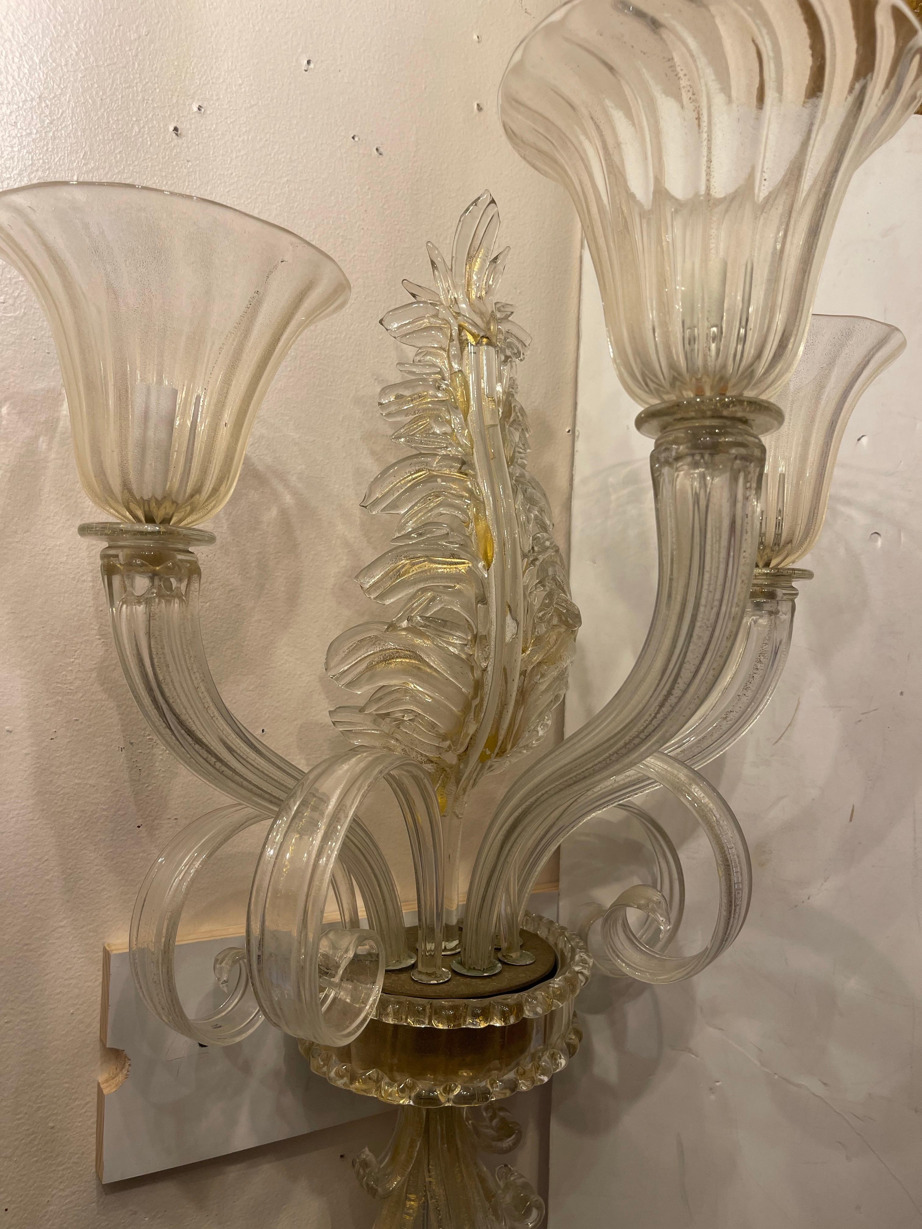 Vetro artistico Meravigliosa coppia di lampade a tre bracci in vetro soffiato d'oro di Murano Ercole Barovier in vendita