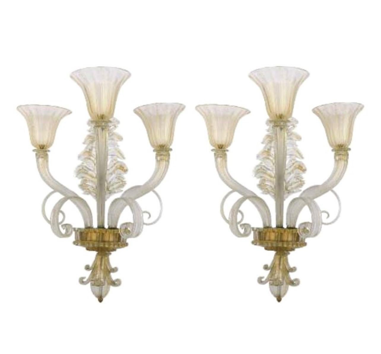 Meravigliosa coppia di lampade a tre bracci in vetro soffiato d'oro di Murano Ercole Barovier in vendita 2